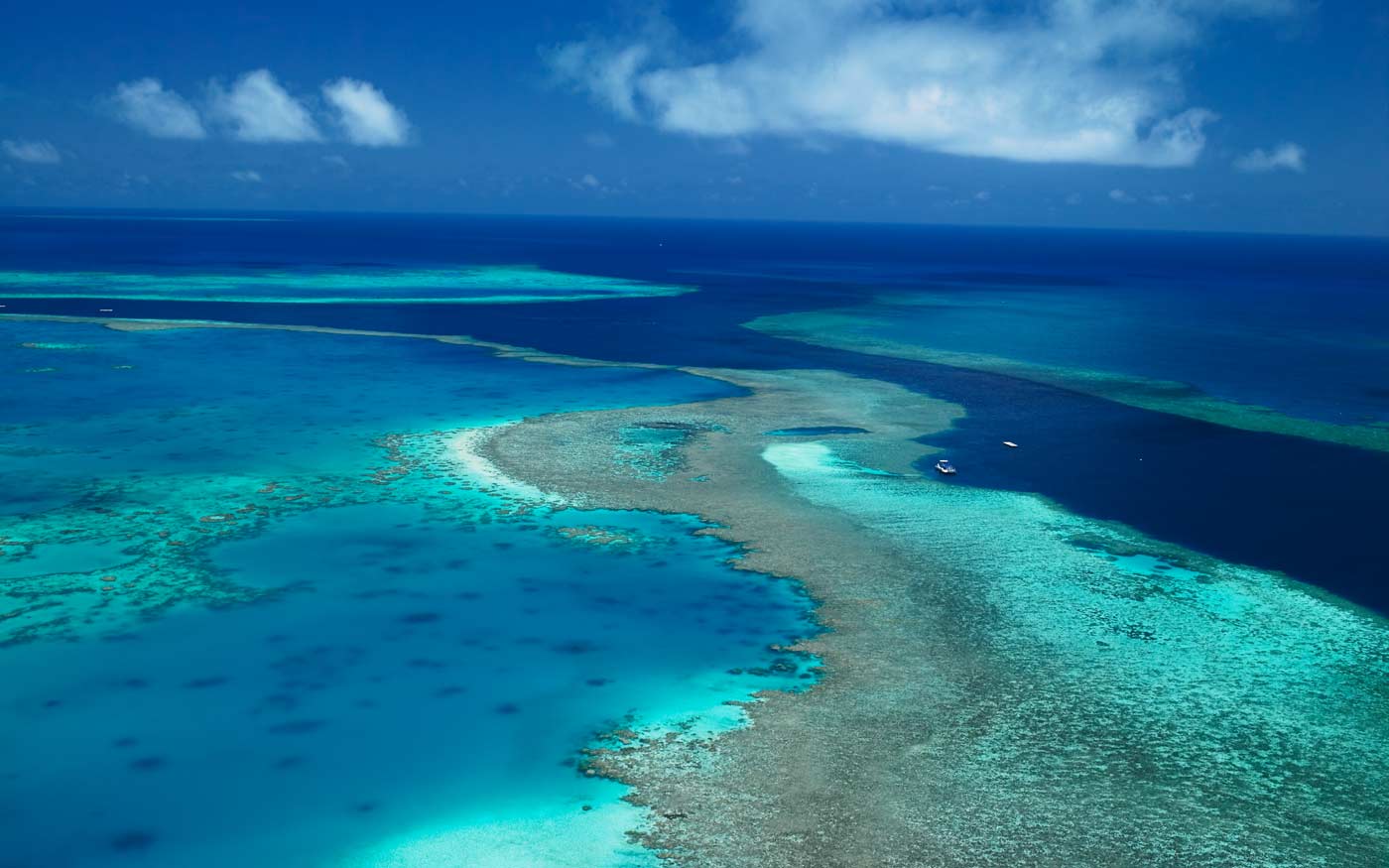 scenery-great-barrier-reef-aerial.jpg