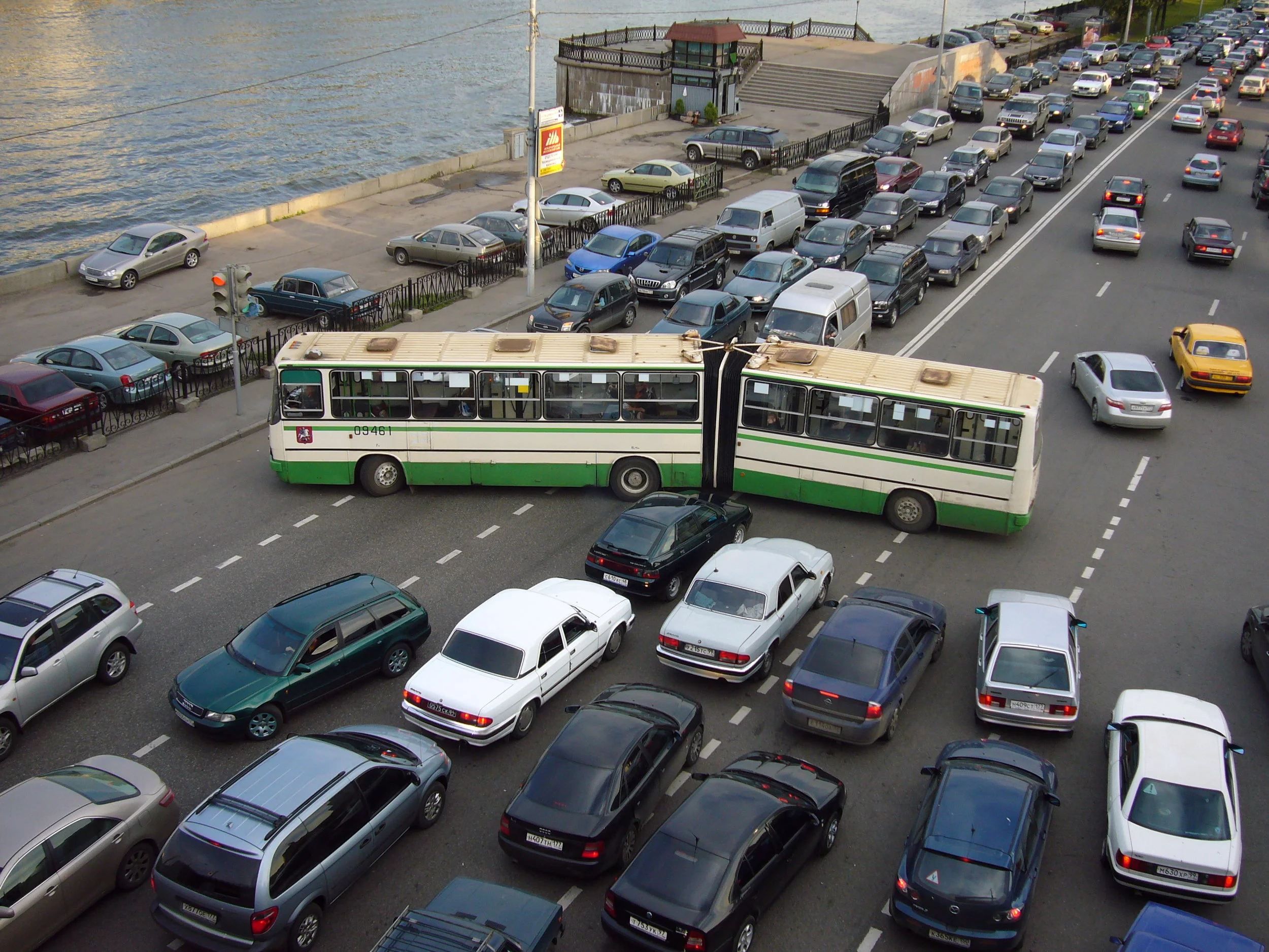 Moscow_traffic_congestion.JPG