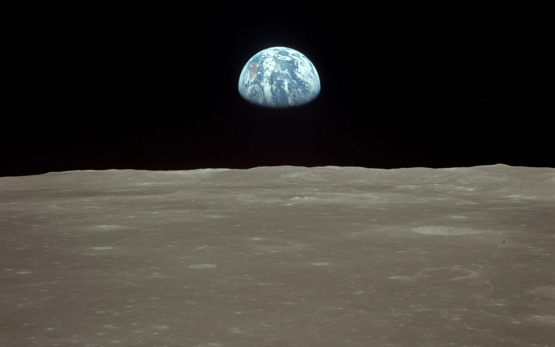 earthrise 2.jpg