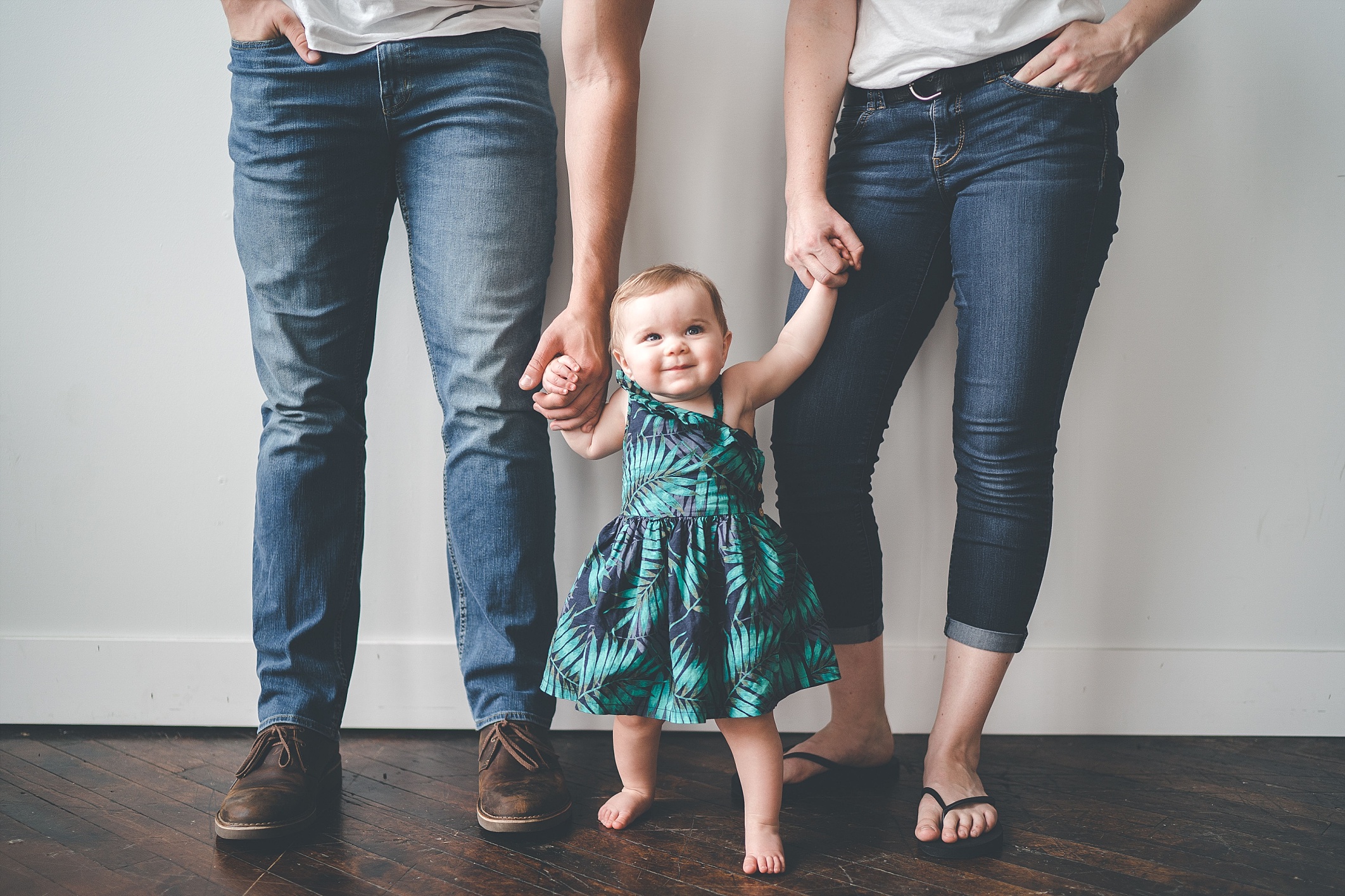 2731_family-engagement-photographer-dayton-toddler_0086.jpg