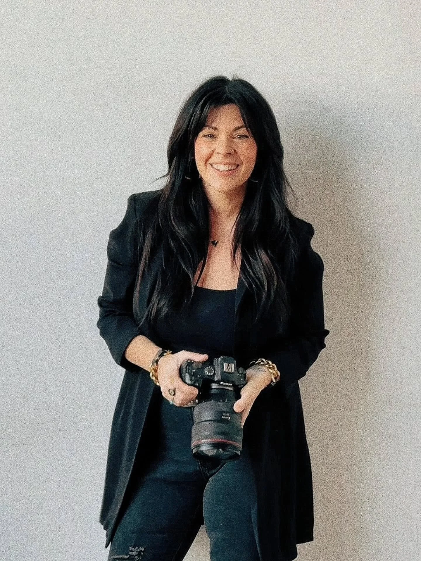 Hi, I&rsquo;m Sarah&mdash;
I shoot weddings, raise two wild boys, and have a deep emotional relationship with tacos 🌮
I&rsquo;ve been doing this for 20+ years&hellip; which feels illegal to admit out loud.
Midwest based, but I will absolutely get on