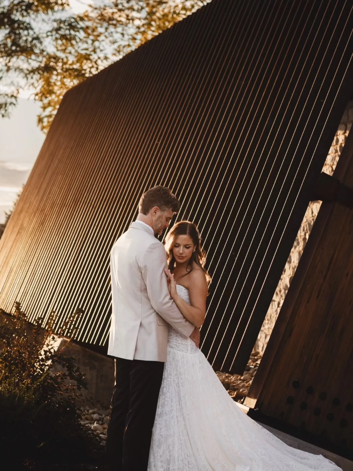 KYLIE + DALLAS
.
.
.
.
@benhamsgrove @blush_and_bloom_weddings @bernsteinsfinecatering @legacyeventgroup @floralvdesigns @lauren.floralvdesigns @vivalastrings @lostandfoundrentals @widdlekyle  @primetimepartyandeventrental