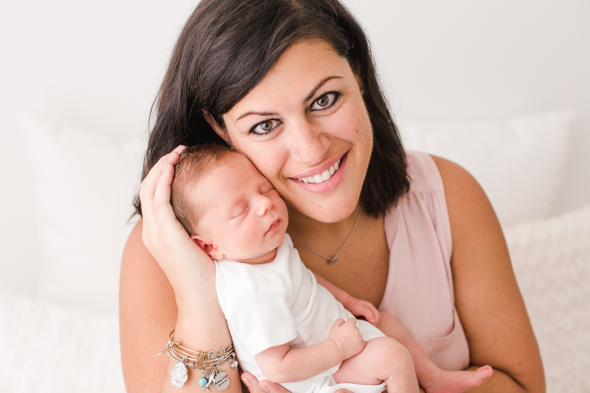 Mom and Newborn Baby Posed Photo in Grove City, Ohio