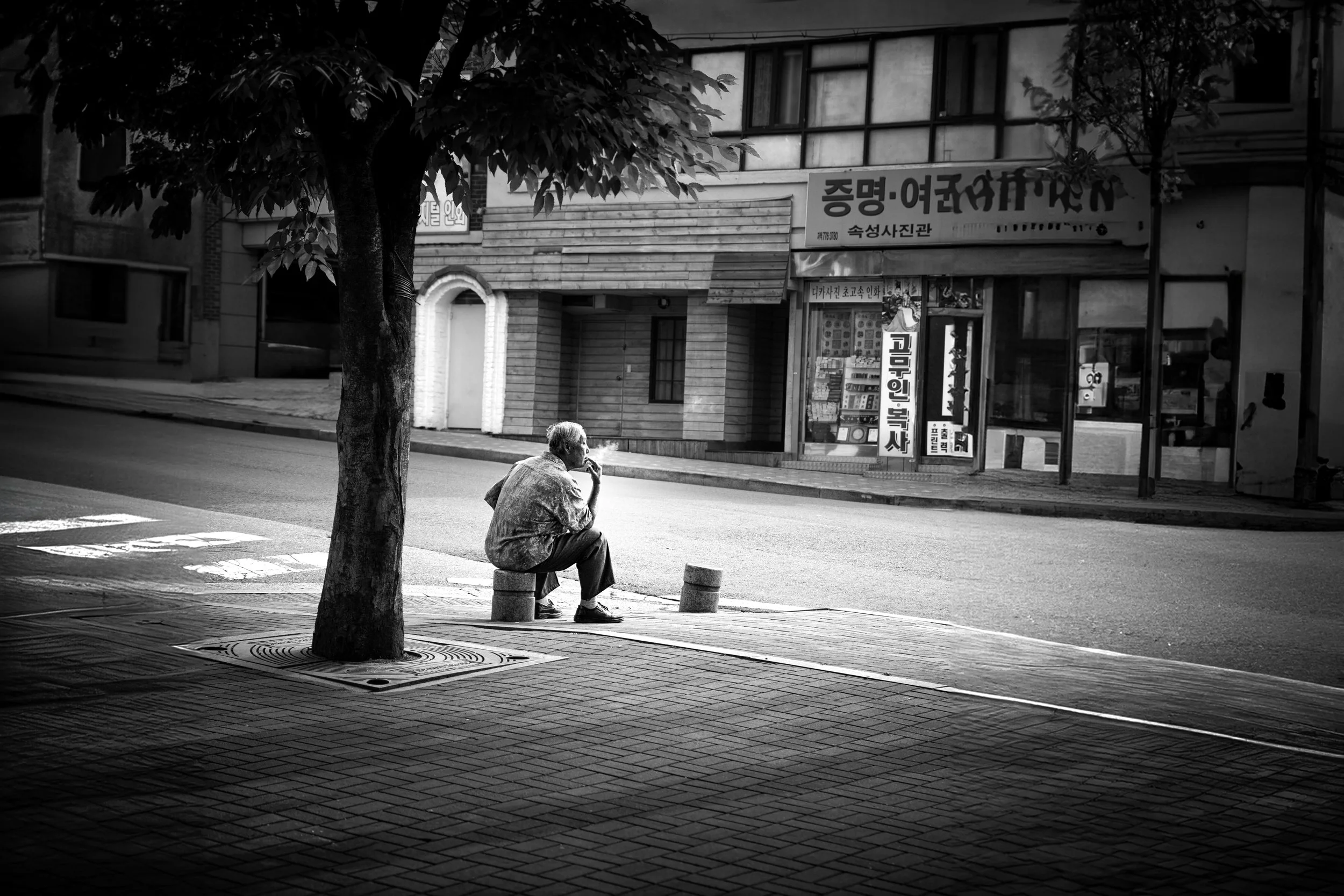 Smoking Break  Maureen Minehan.jpg