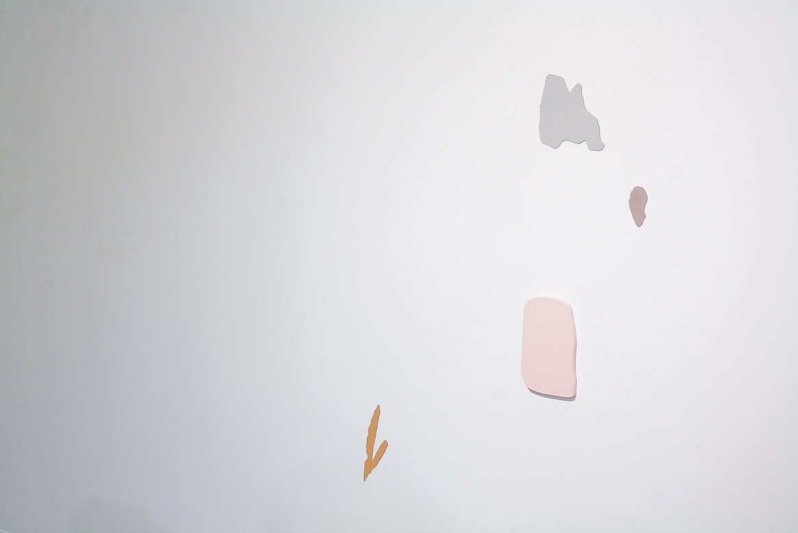 in between things (2016) Michaela D’Agati & Naomi Harwin An investigative exhibition examining the shared dialogues and playful methodical approaches towards rationalizing and engaging with forms, objects, and shapes in relation to spatiality.