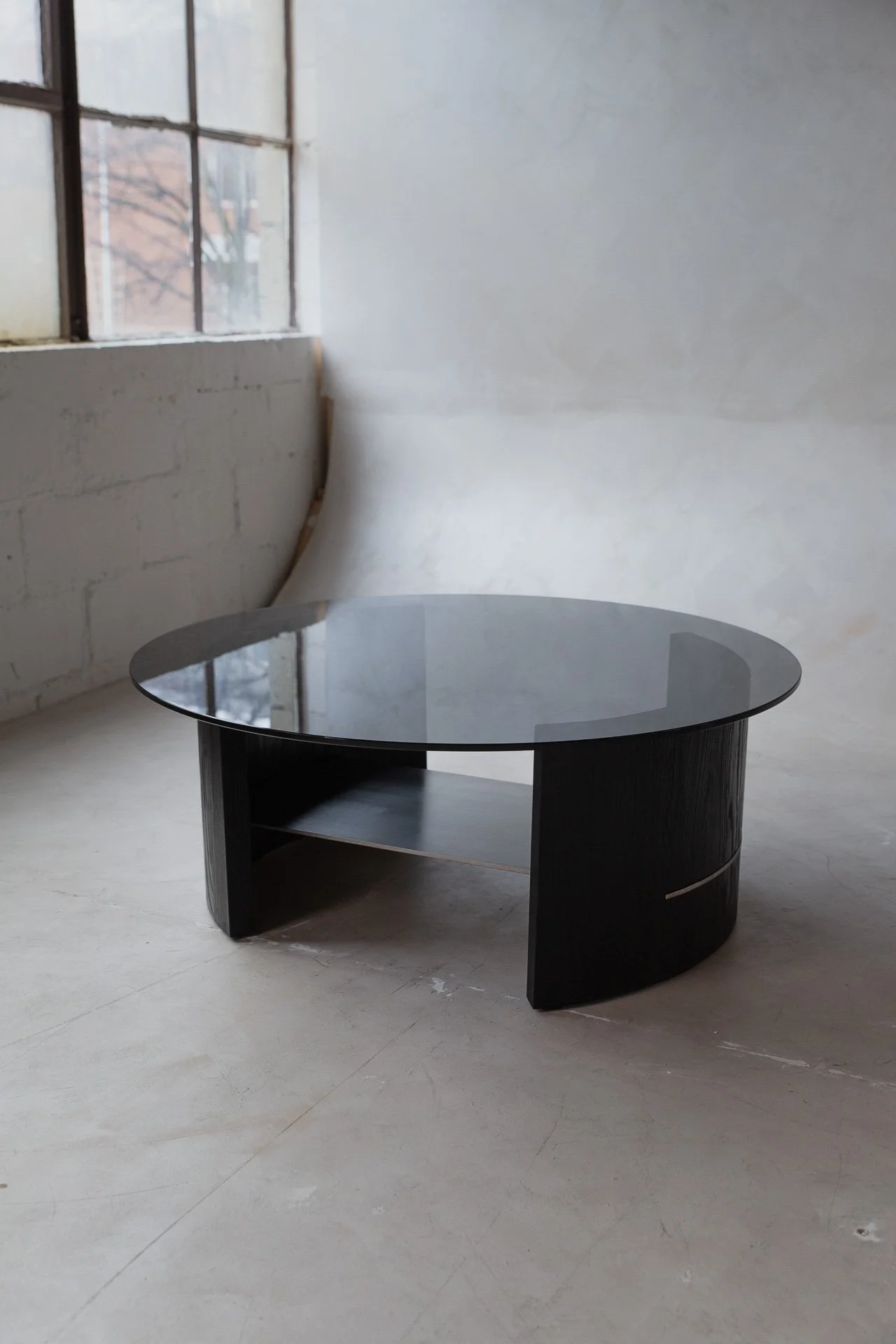 Ignis-Table_03_Angle_Web.jpg