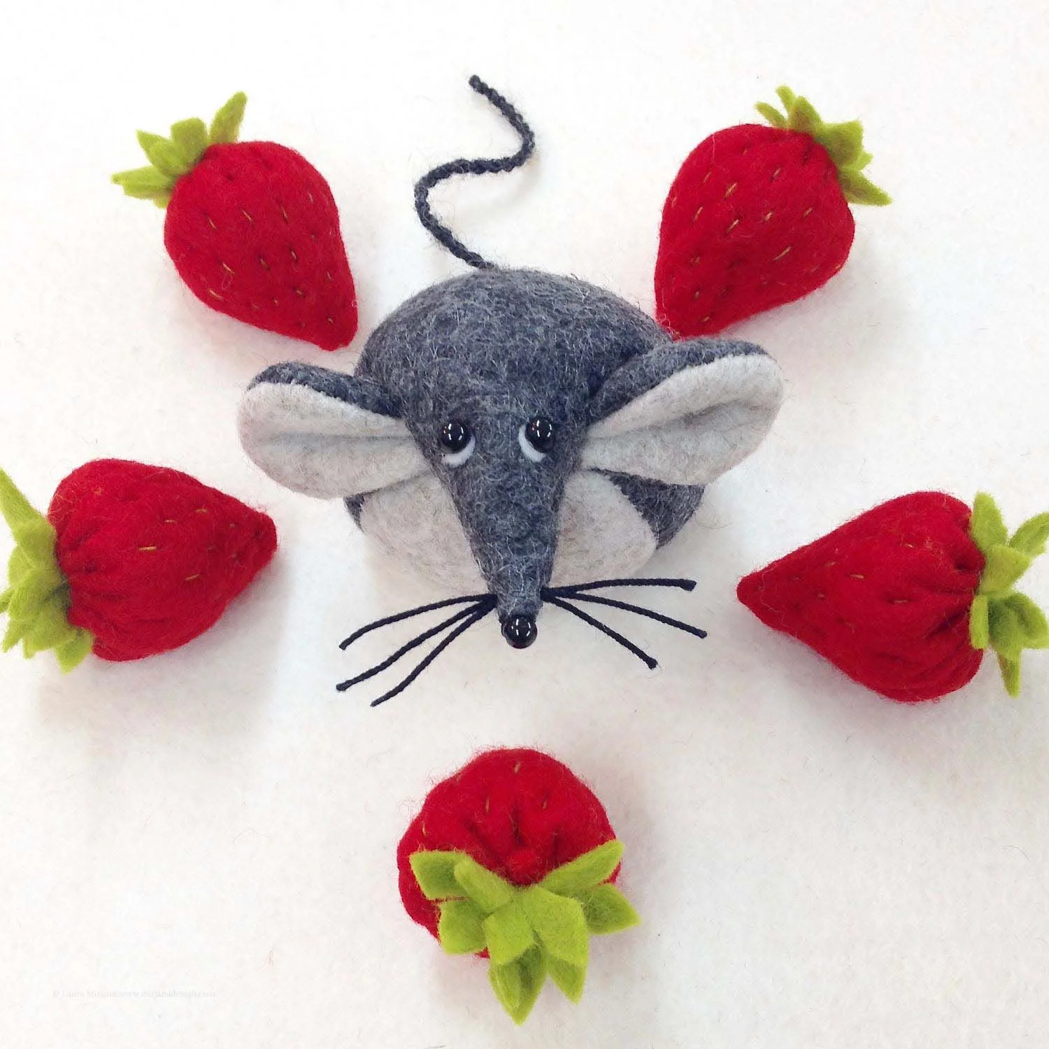 Bilberry Woods storybook character Mika the Mouse and felt strawberries by Laura Mirjami | Mirjami Design