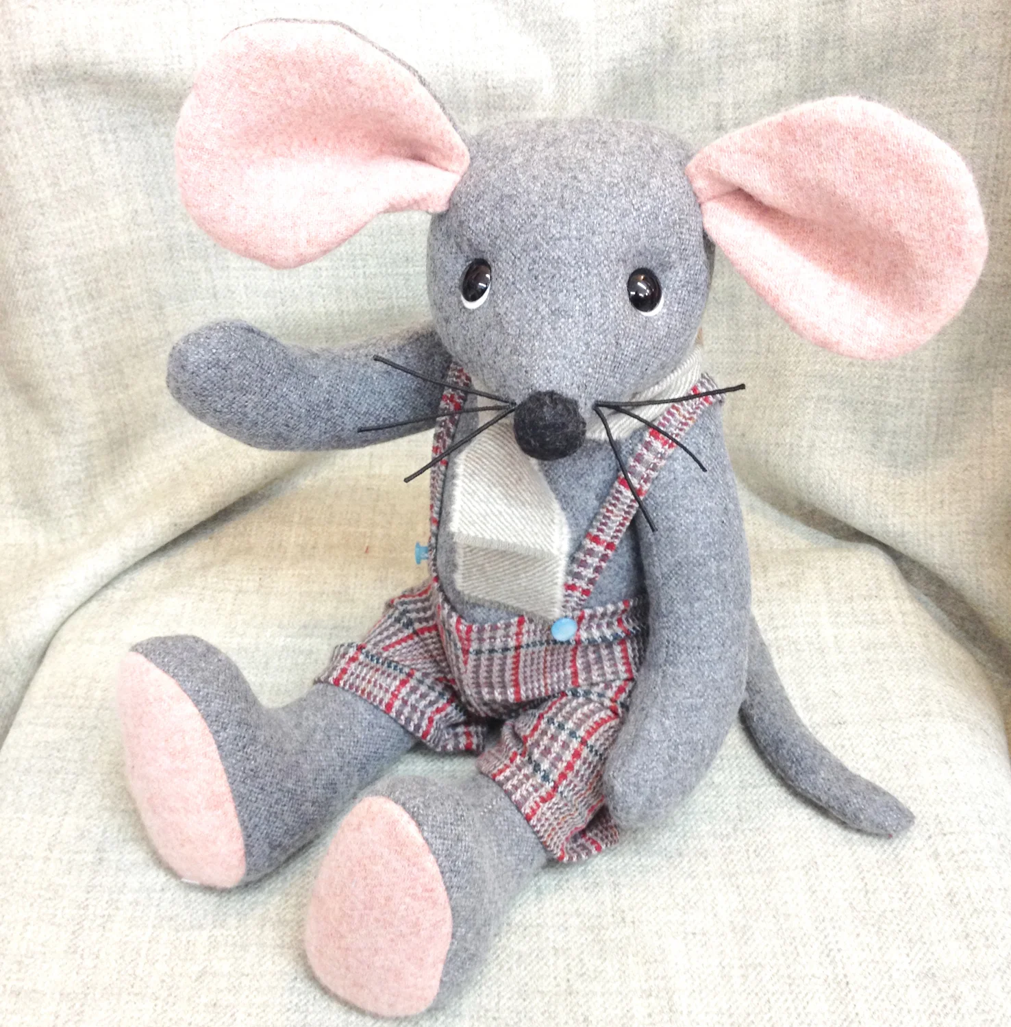 Artist Mouse Maximus by Laura Mirjami
