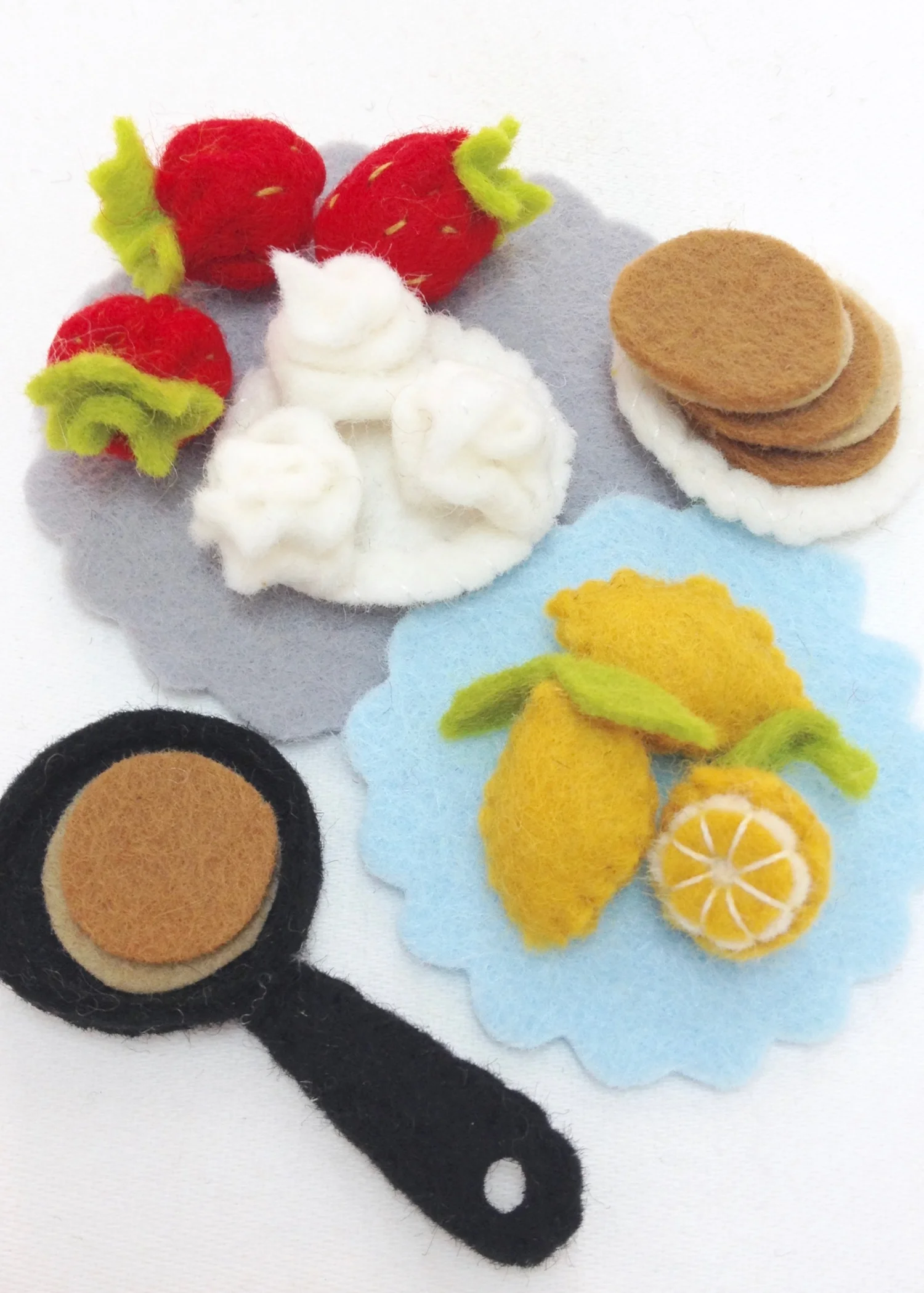 Felt play food miniature lemons | strawberries | pancakes handmade by Laura Mirjami