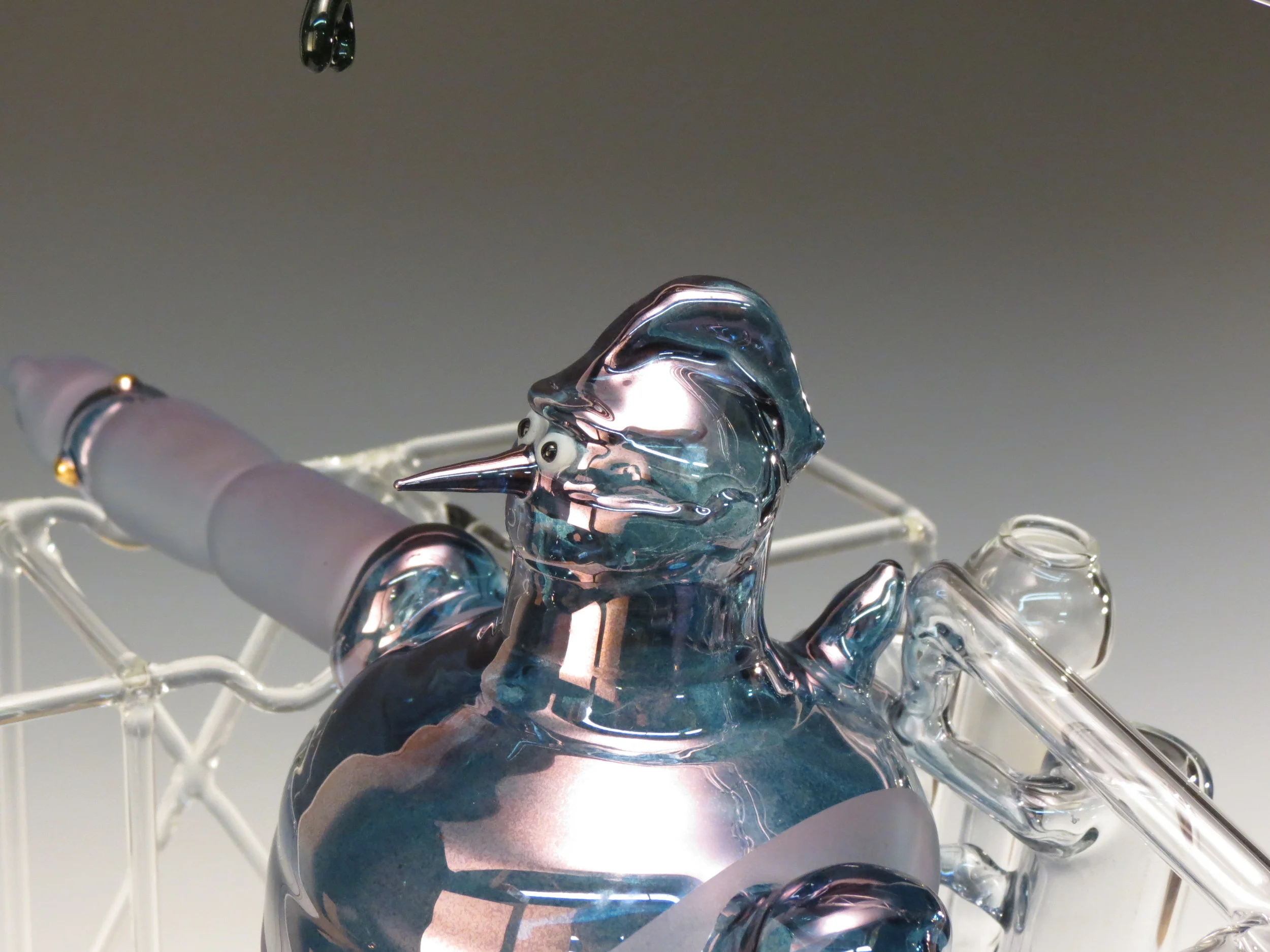  Tetsujin ni-ju hachi, better known in the West as Gigantor, was one of the original proto-anime imports from Japan. Bandhu was inspired to make him the basis of this collaboration with three other glass artists 