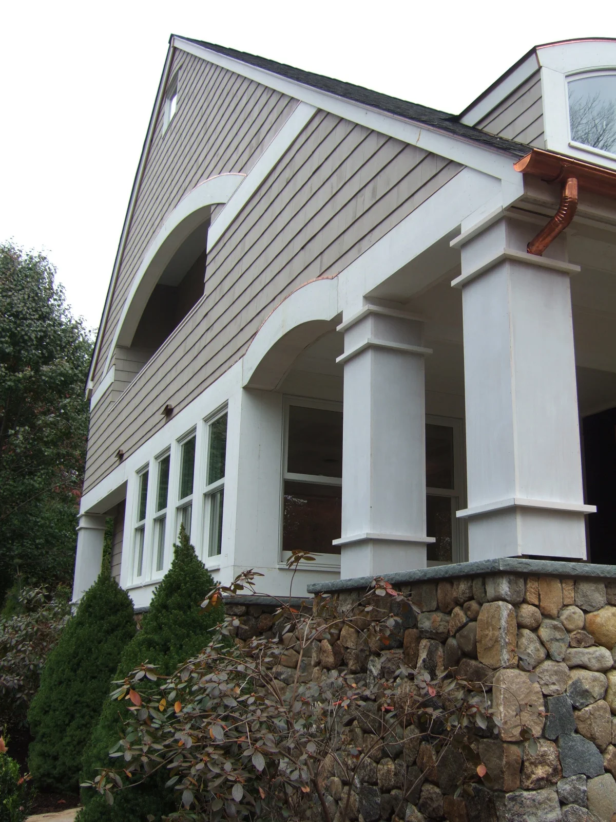 Exterior side detail columns