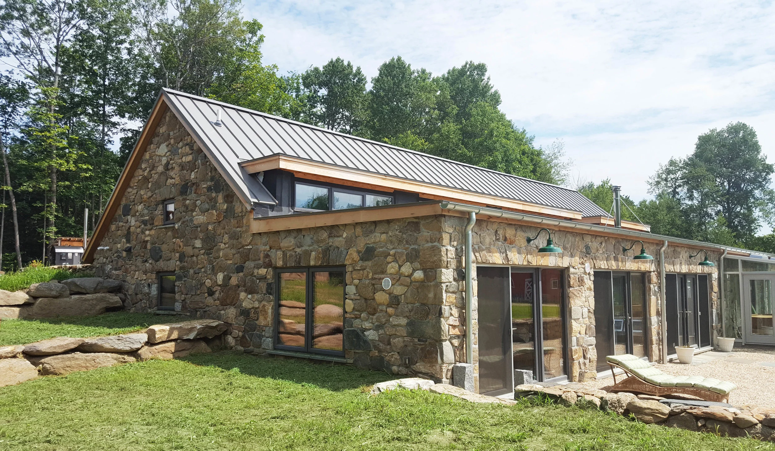 Image showcasing 25 Off-Grid DIY Project Ideas