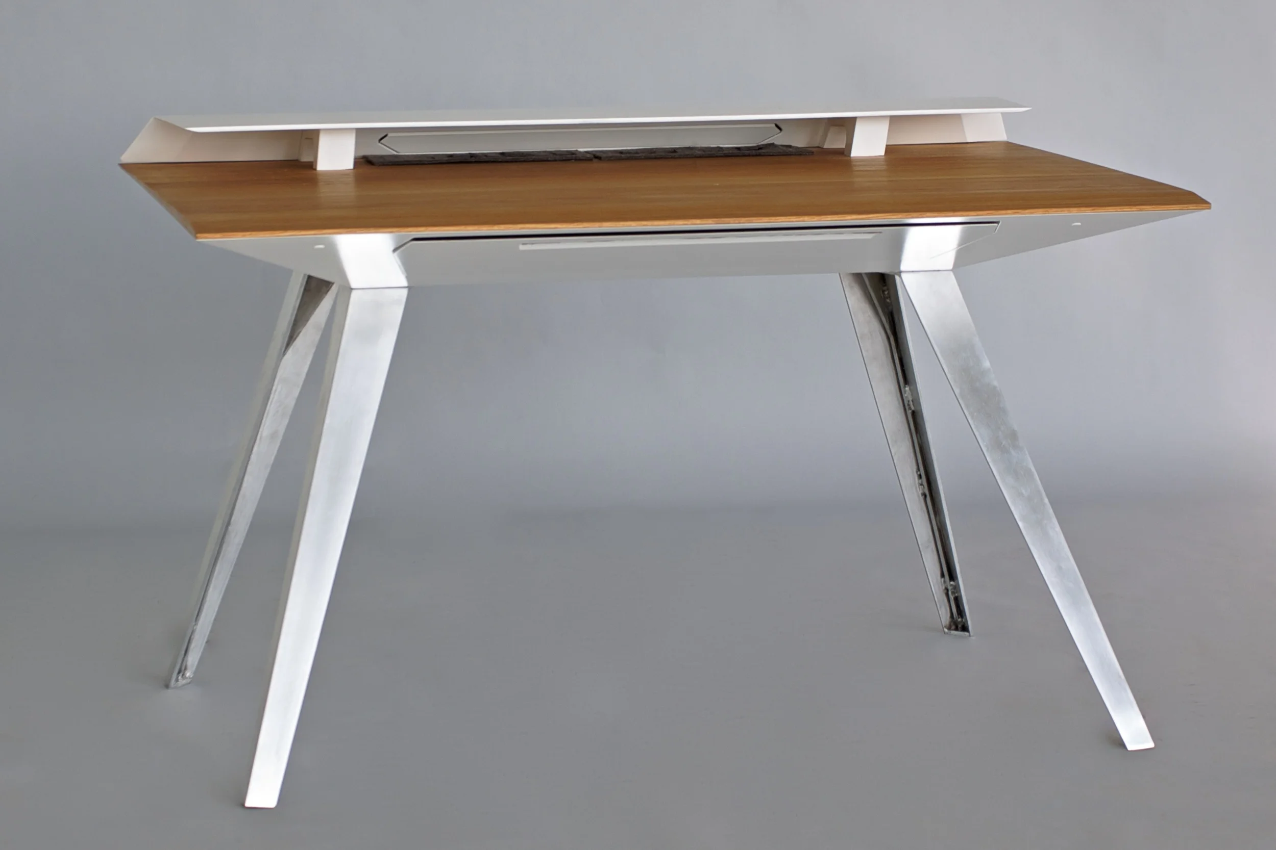 D117 Desk Front.jpg