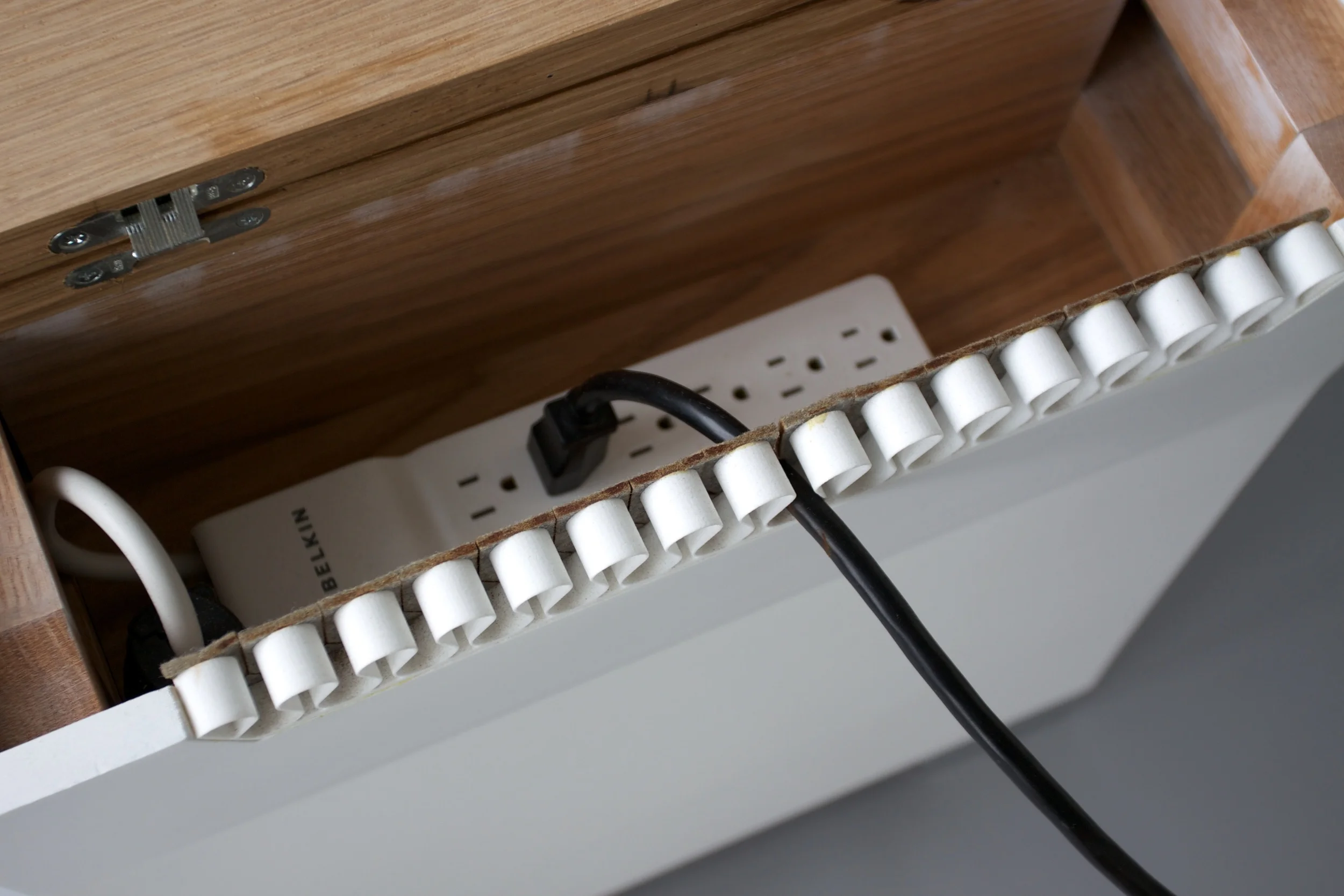 D117 Small Cabinet cable compartment.jpg