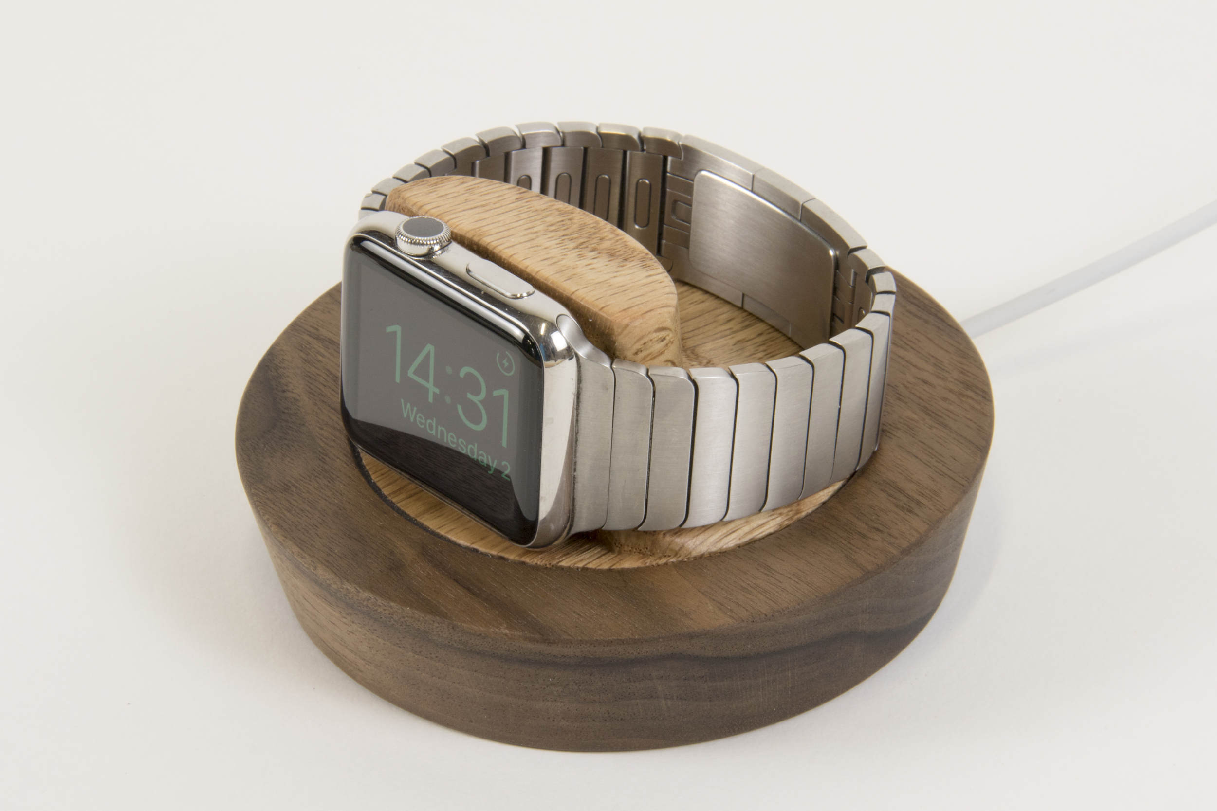 Side View of 42mm Apple Watch on the Saucer