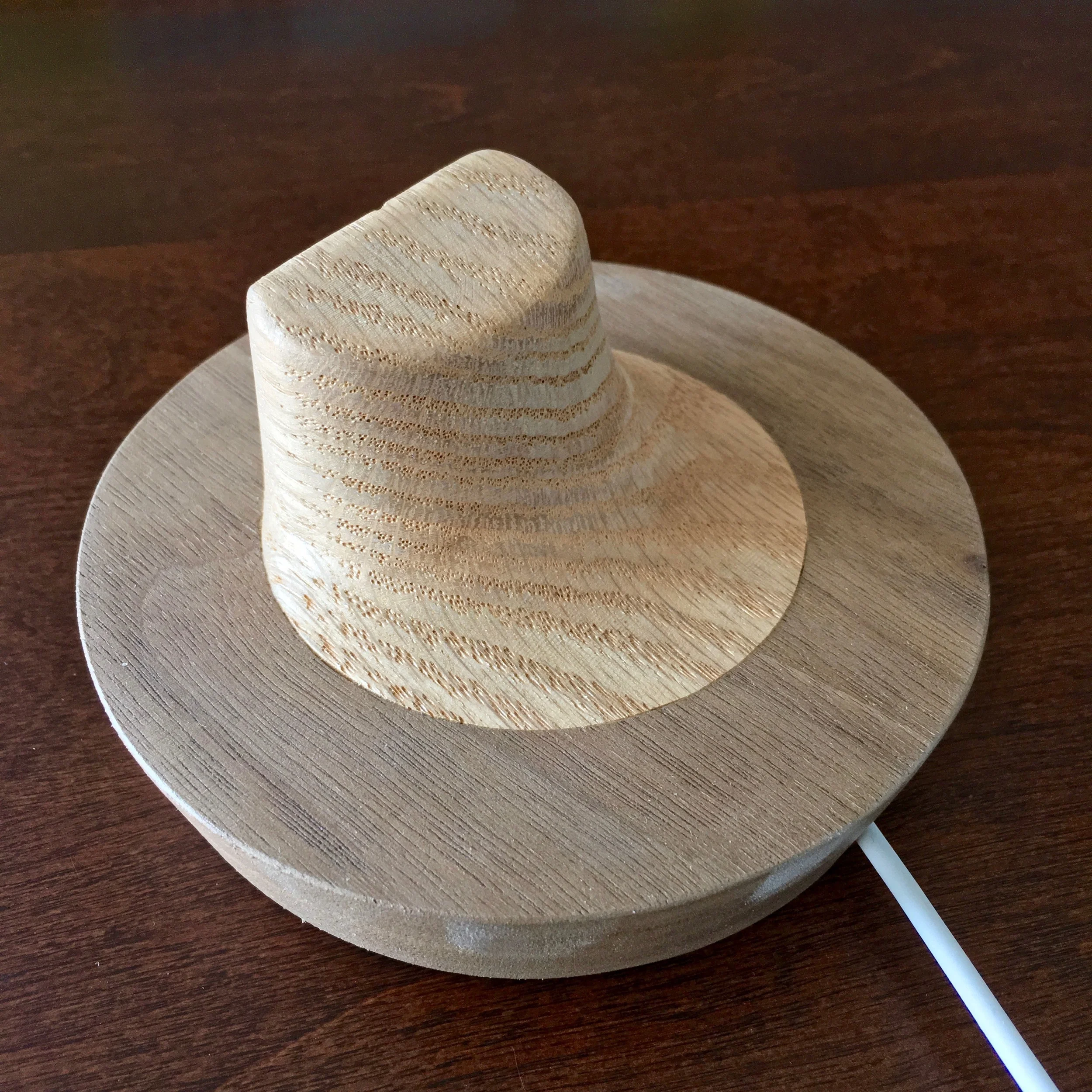 Notice the grain pattern from the red oak core.