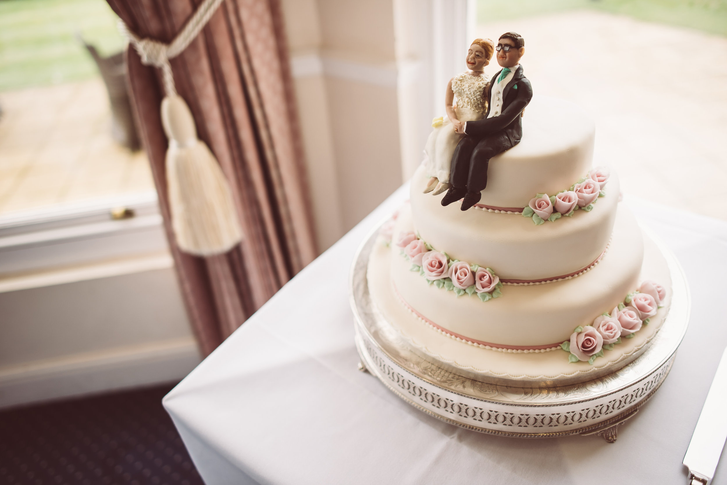surrey-traditional-country-club-wedding-391.jpg