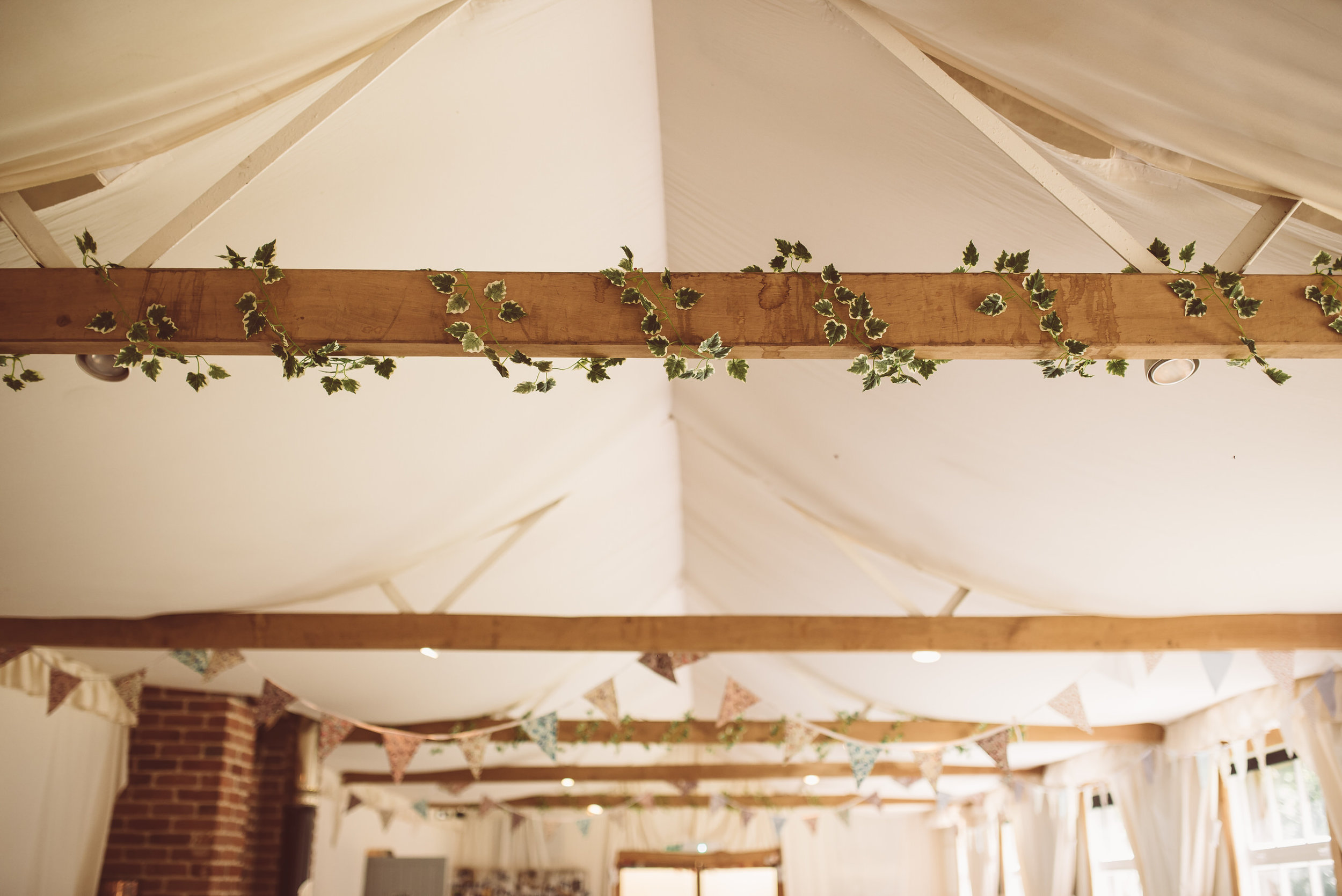 weddings-in-the-wood-rustic-garden-party-wedding-35.jpg
