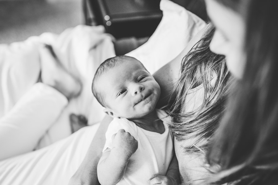 013-black-and-white--newborn.jpg
