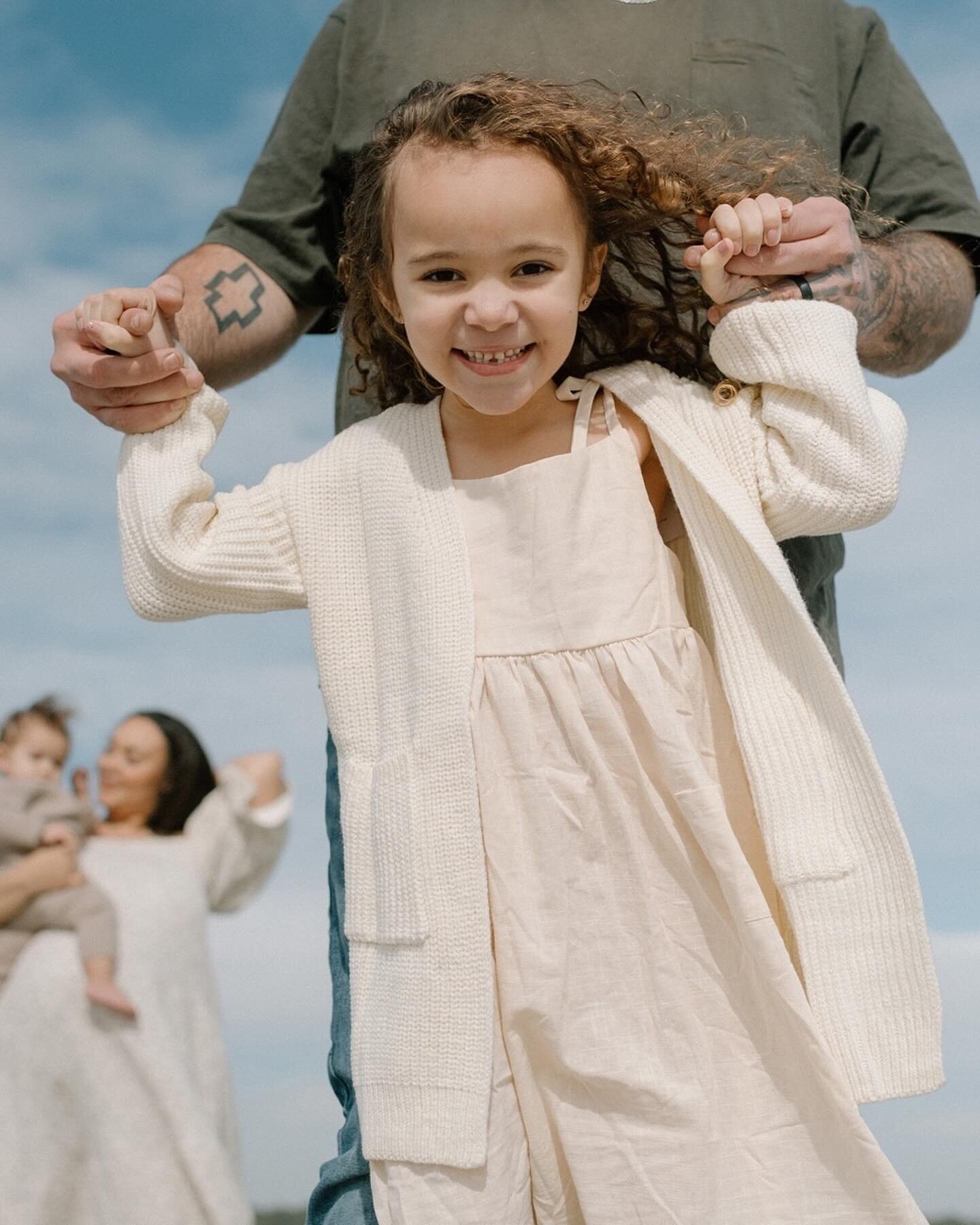 Does a more gorgeous family exist? They&rsquo;re kind, beautiful, gentle and expecting twins very soon. What a dream session at the beach ❤️
⠀⠀⠀⠀⠀⠀⠀⠀⠀
⠀⠀⠀⠀⠀⠀⠀⠀⠀
#oakisland #oki #oakislandnc #oakislandphotographer #wilmingtonphotographer #holdenbeachp