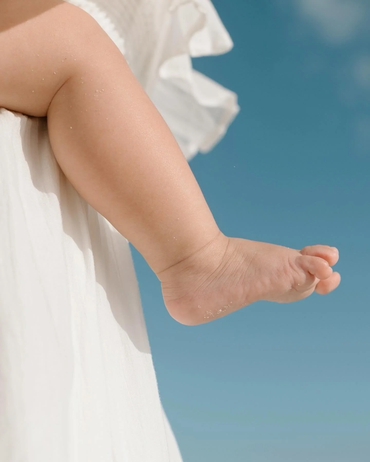 just the most beautiful family and perfect blue sky from early summer ❤️
⠀⠀⠀⠀⠀⠀⠀⠀⠀
#oakisland #oki #oakislandnc #oakislandphotographer #wilmingtonphotographer #holdenbeachphotographer #baldheadislandphotographer #oceanislebeachphotographer #wrightsvi