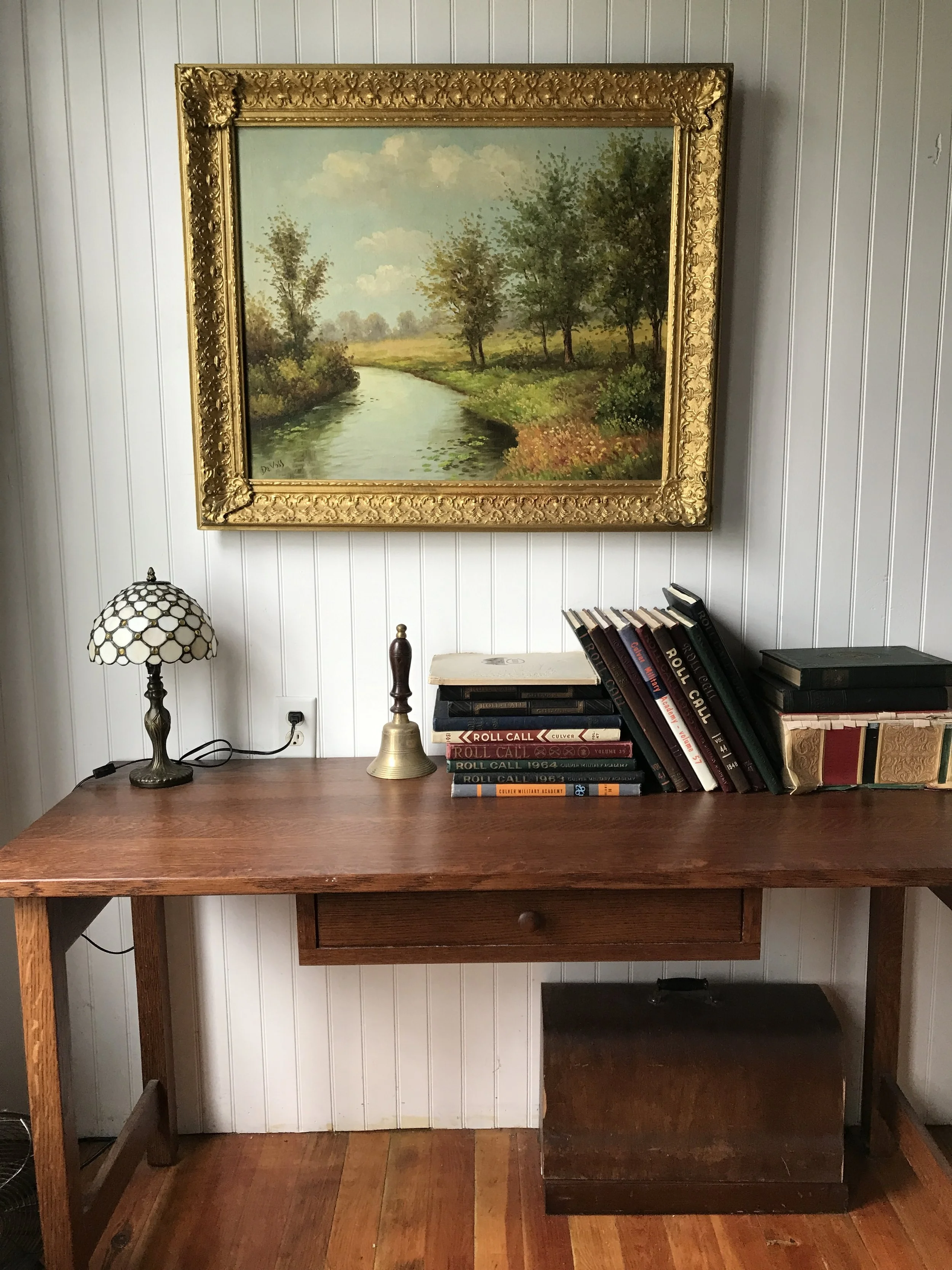 desk.JPG