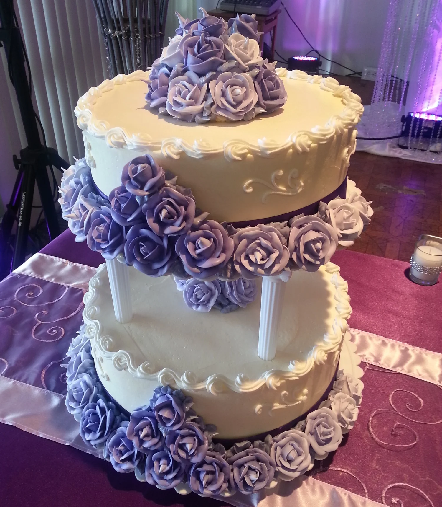 WEDDING CAKE