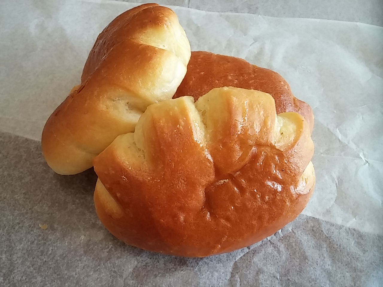 CUSTARD BUN