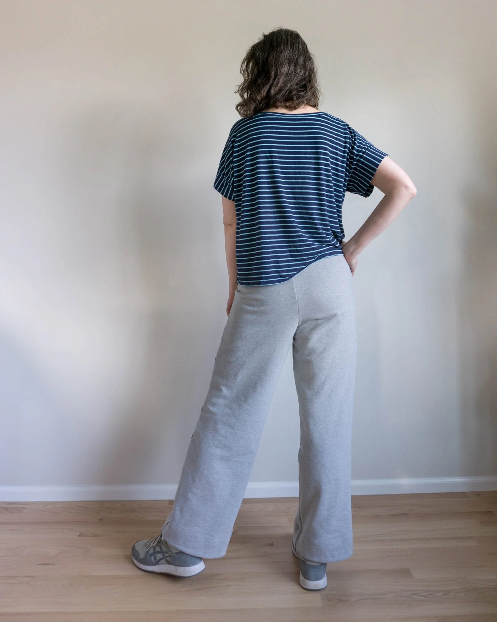 25SewDIY-JodiPants-Gray-2.jpg