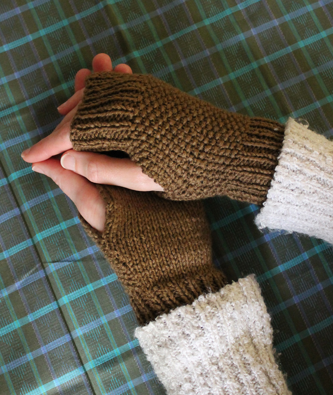 Free Knitting Pattern – Fingerless Knitted Mitts — Sew DIY