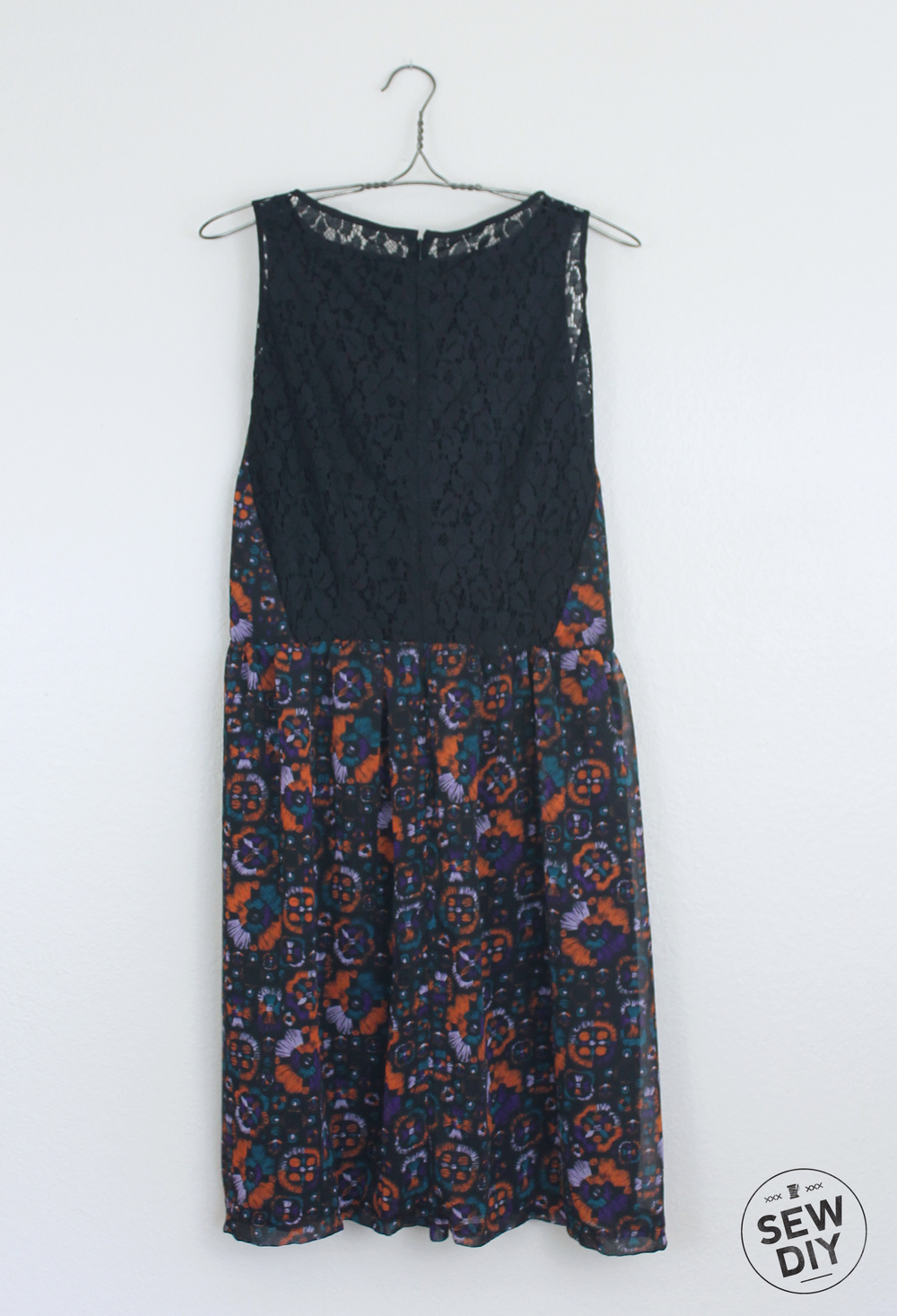 Lace Back Dress – Vogue V8901 — Sew DIY