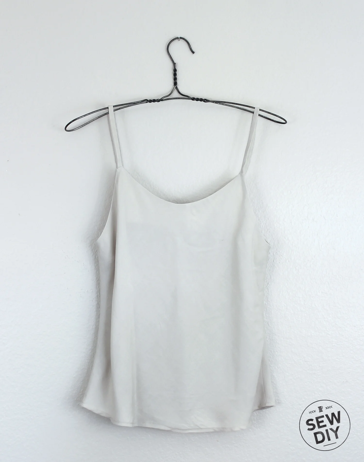 15SEWDIY-CamisoleHanger.jpg