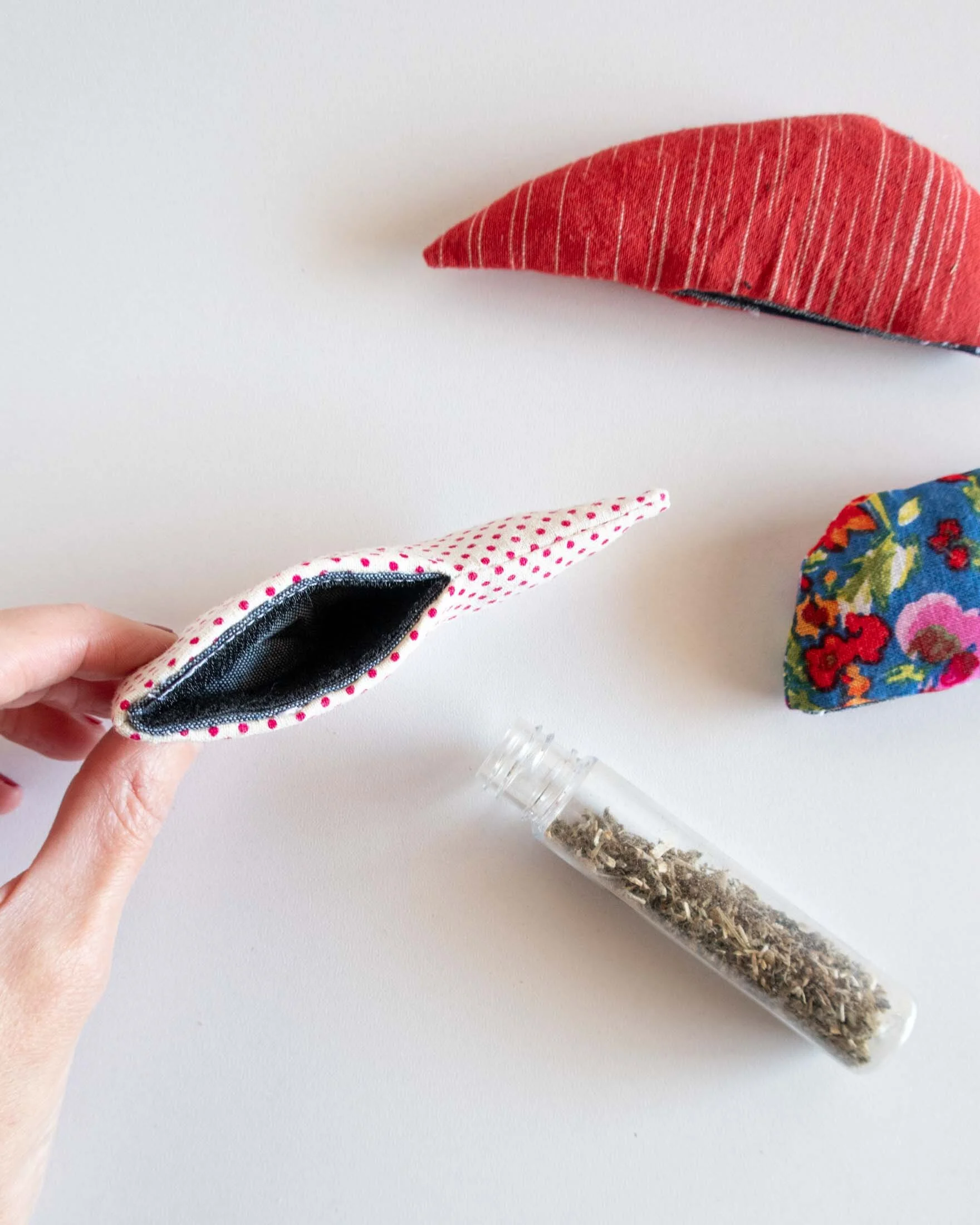 How to Sew Cat Toys: Easy Steps for Fun DIY Pet Playthings