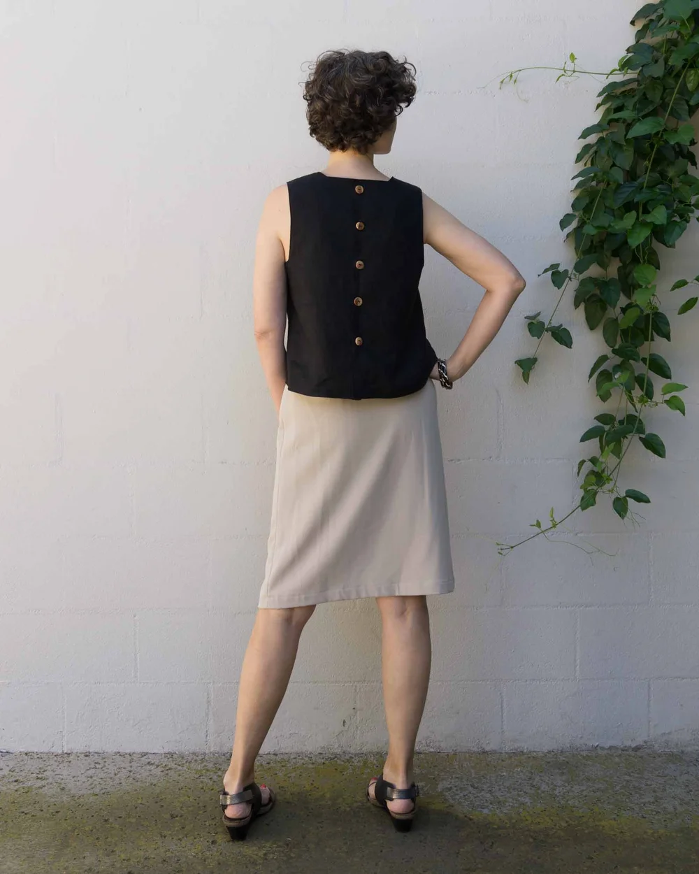 Button Back Tank Top - Miri Tank sewing pattern hack by Sew DIY