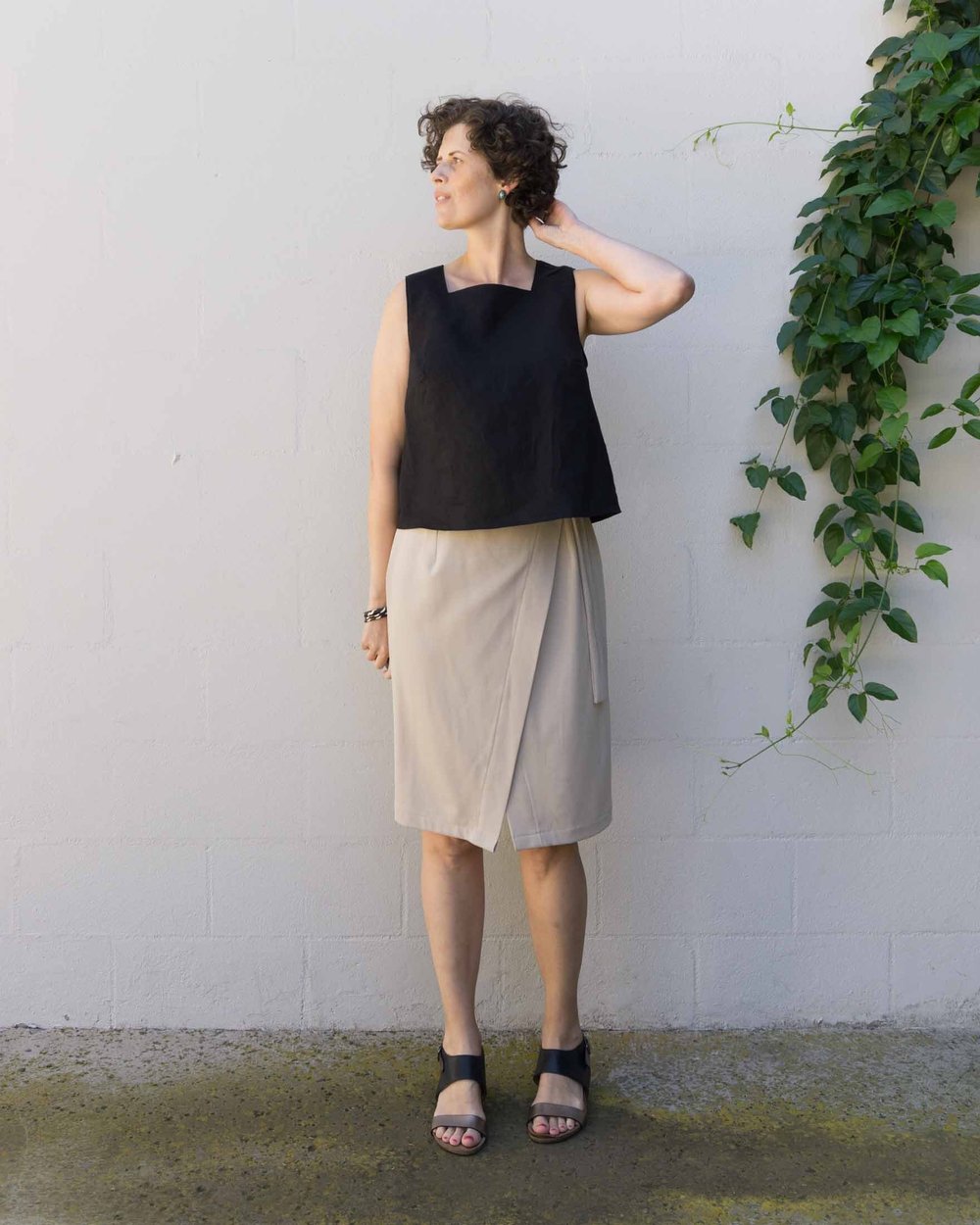 Button Back Tank Top - Miri Tank sewing pattern hack by Sew DIY