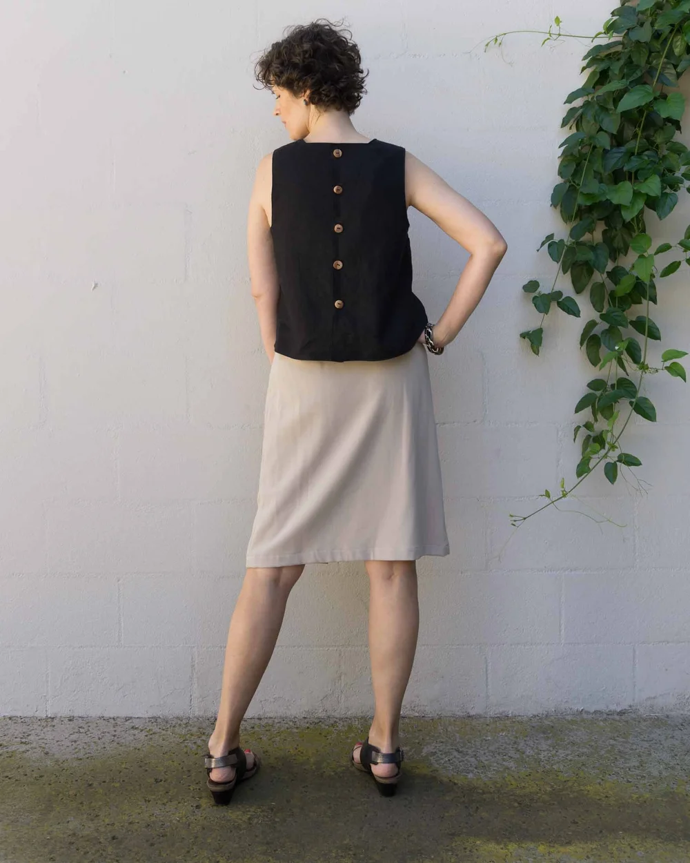 Button Back Tank Top - Miri Tank sewing pattern hack by Sew DIY