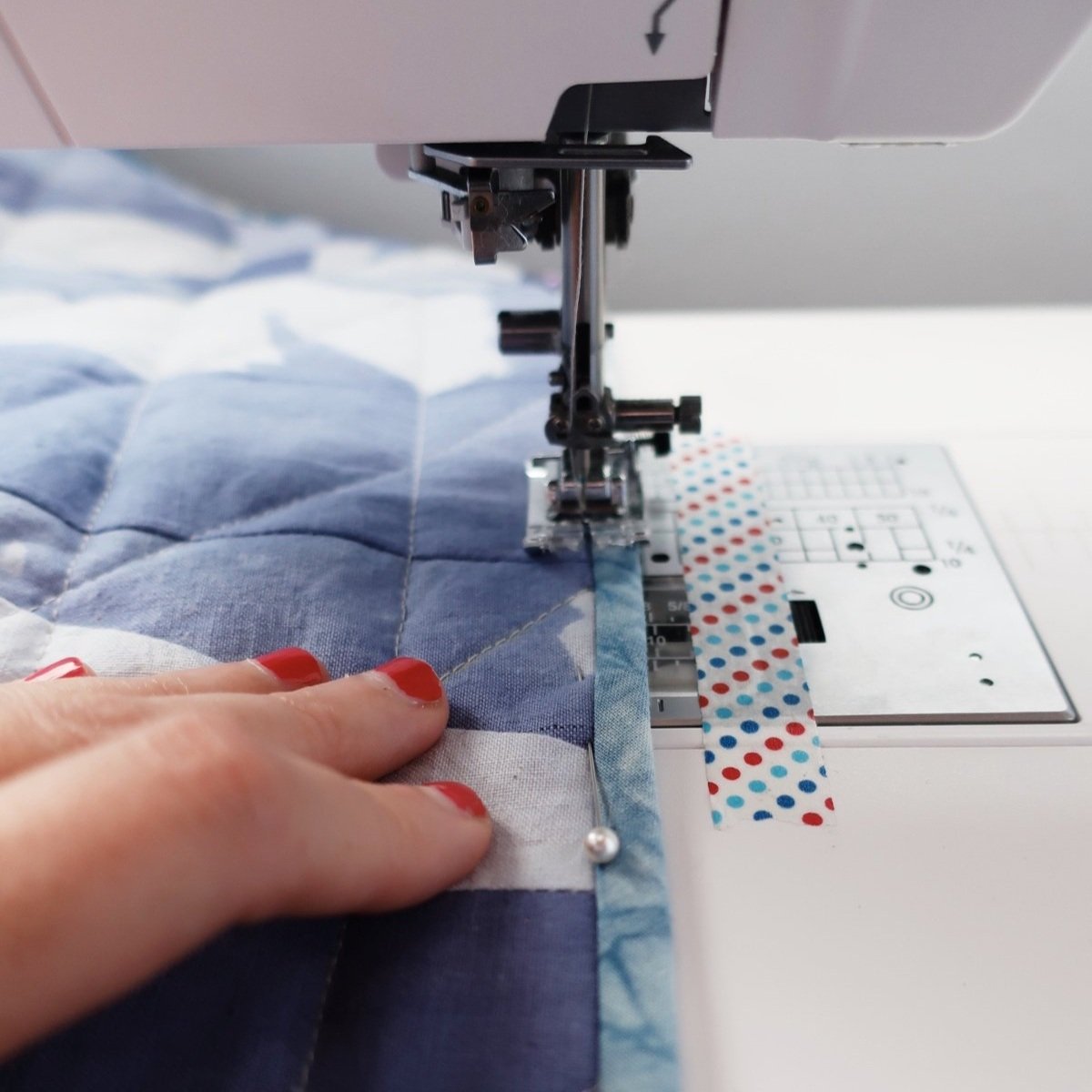 How To Sew With A Sewing Machine (Plus what to look for when purchasing  one)