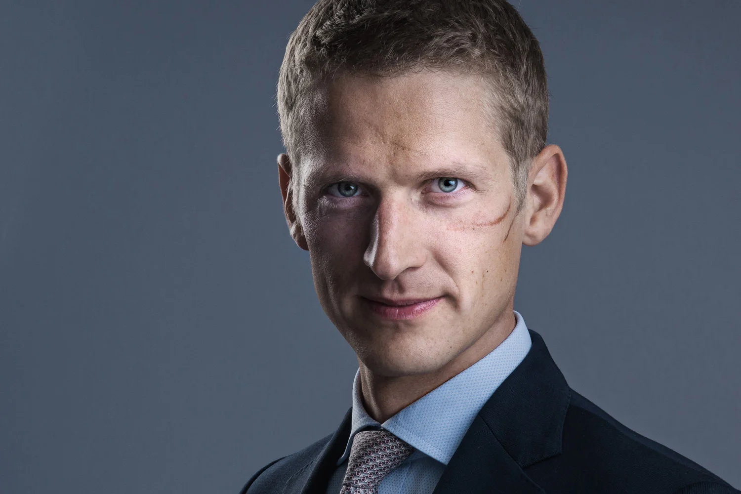 Headshot-Portrait-Photo-Studio-Patric-Pop-Geneve-Geneva-CBRE-Vincent-Leroux-Portfolio.jpg