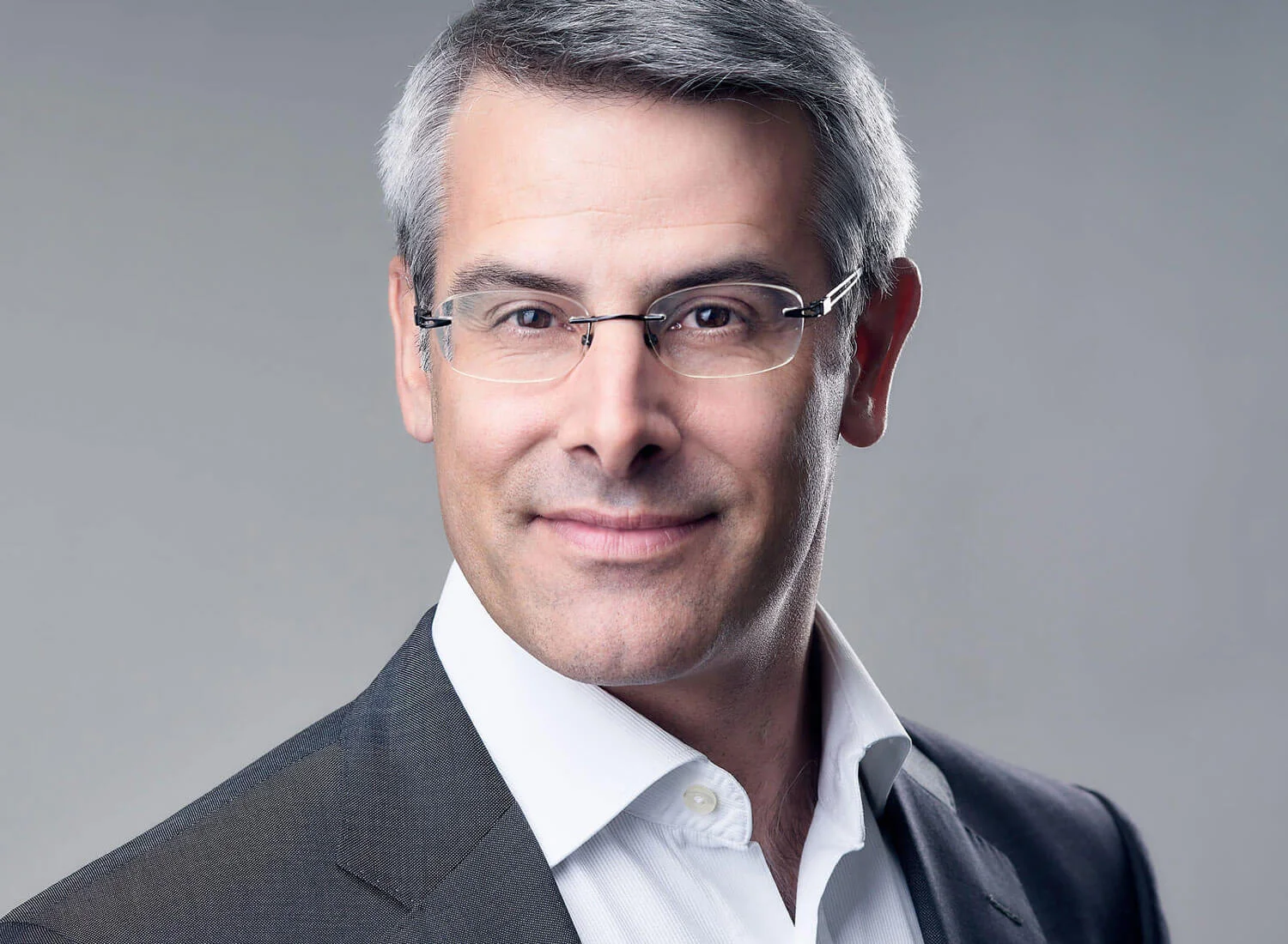 Headshot Portrait of Headhunter Christophe Mauron