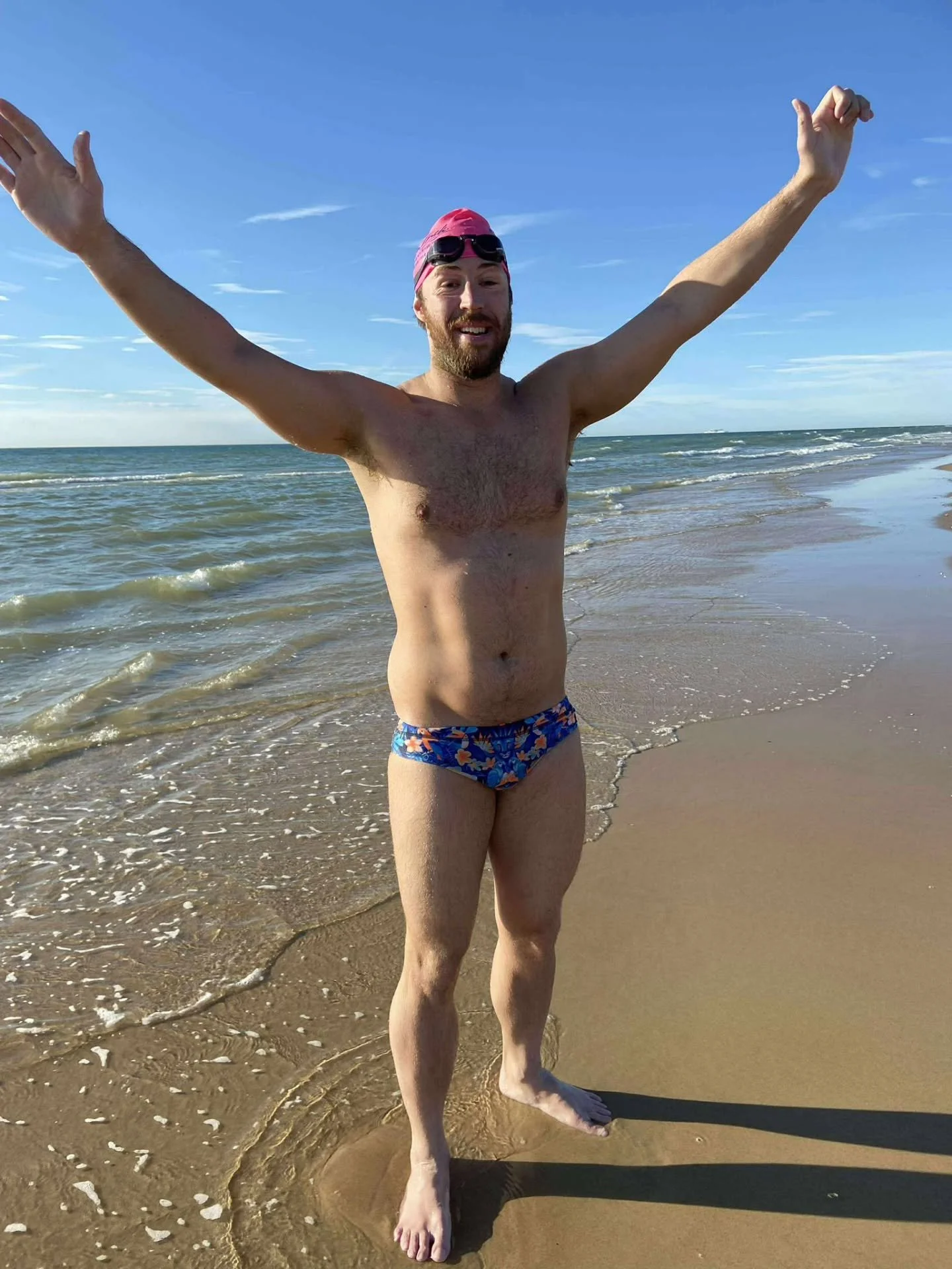 Congratulations to our Brighton coach, Andy, on his solo swim across the English channel today completed in 14:10. Fantastic achievement, especially as this dekayed from last year. Andy kept the training up all year long. @andyswimstagram