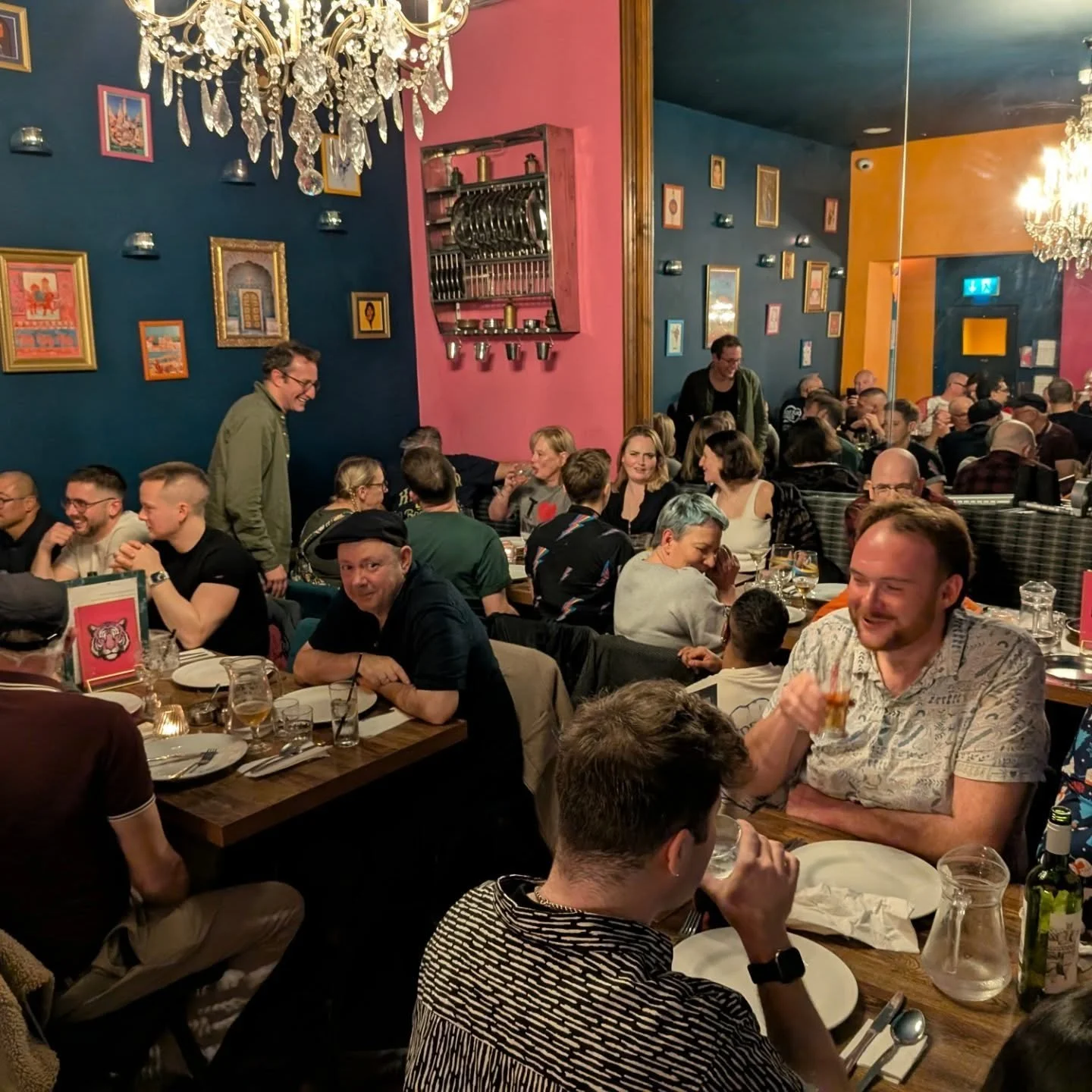 Last Saturday over 40 members joined us for our festive end of year meal and night out! 🎄🏊

#outtoswim