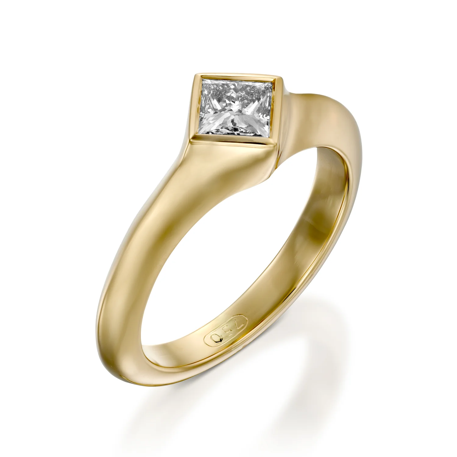 Flow Ring 18k yellow gold and Princess Cut diamond ring 2