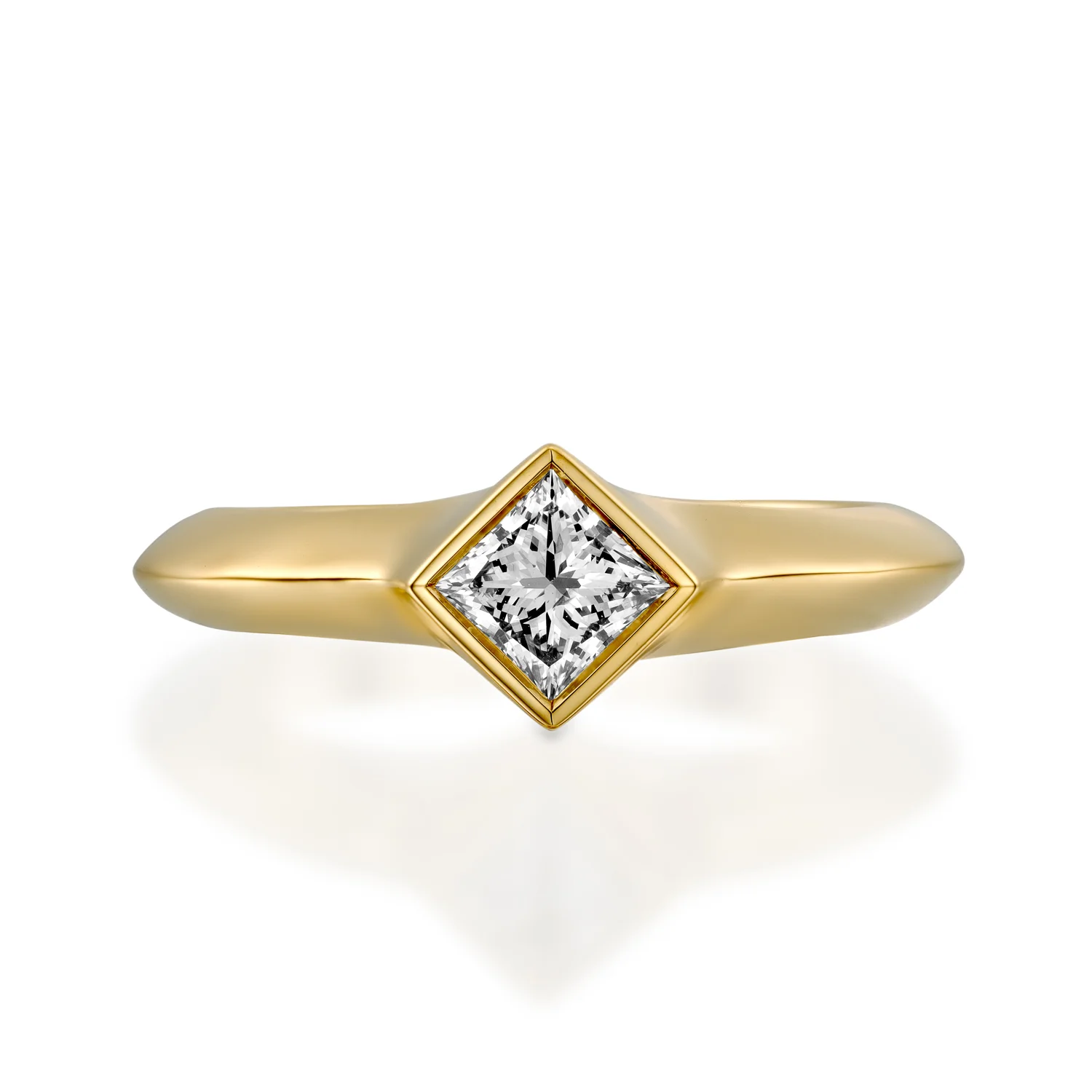 Flow Ring 18k yellow gold and Princess Cut diamond ring