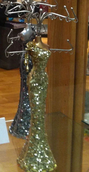 Americasmart-mannequin-sparkly.jpg