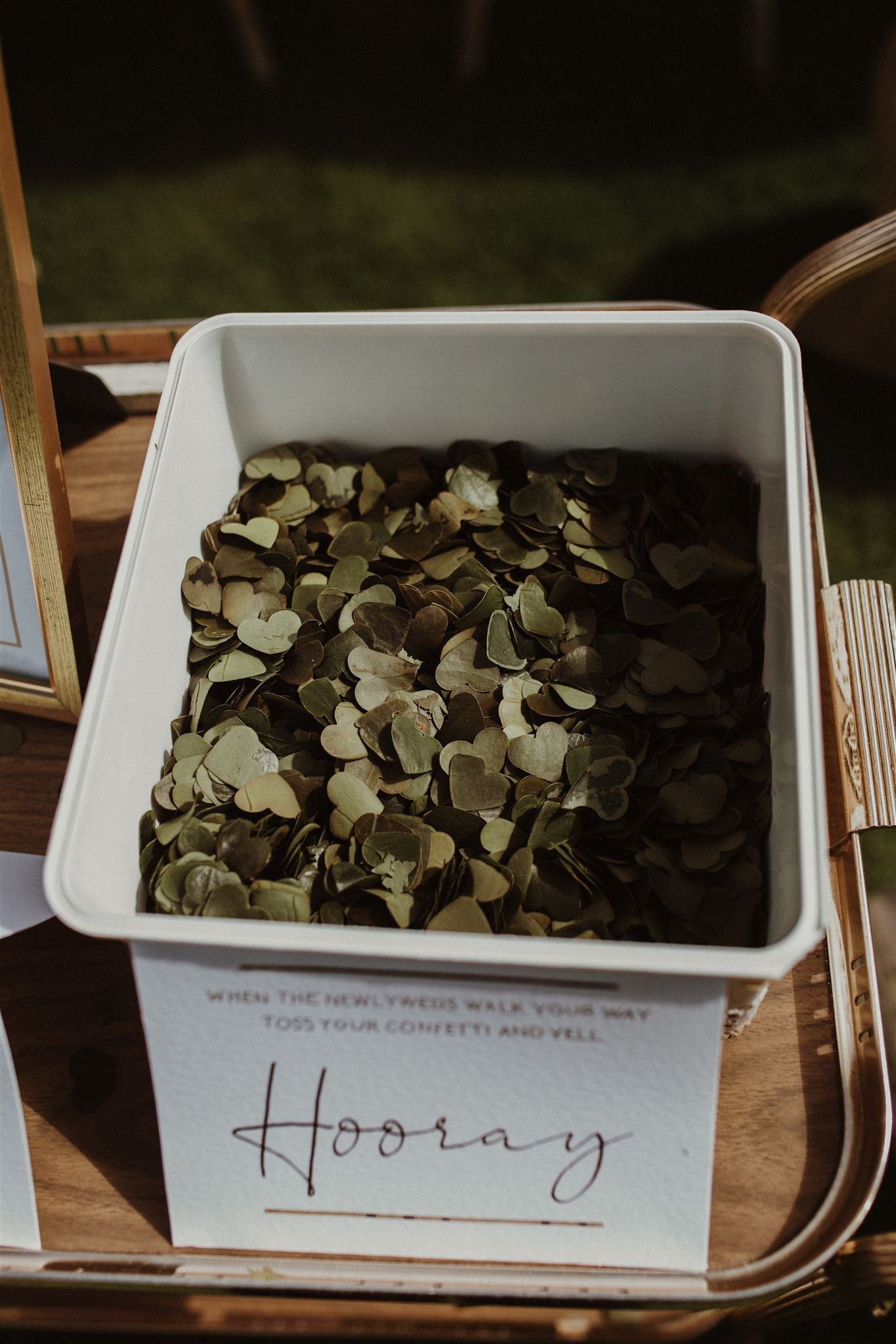 heart shaped leaf confetti