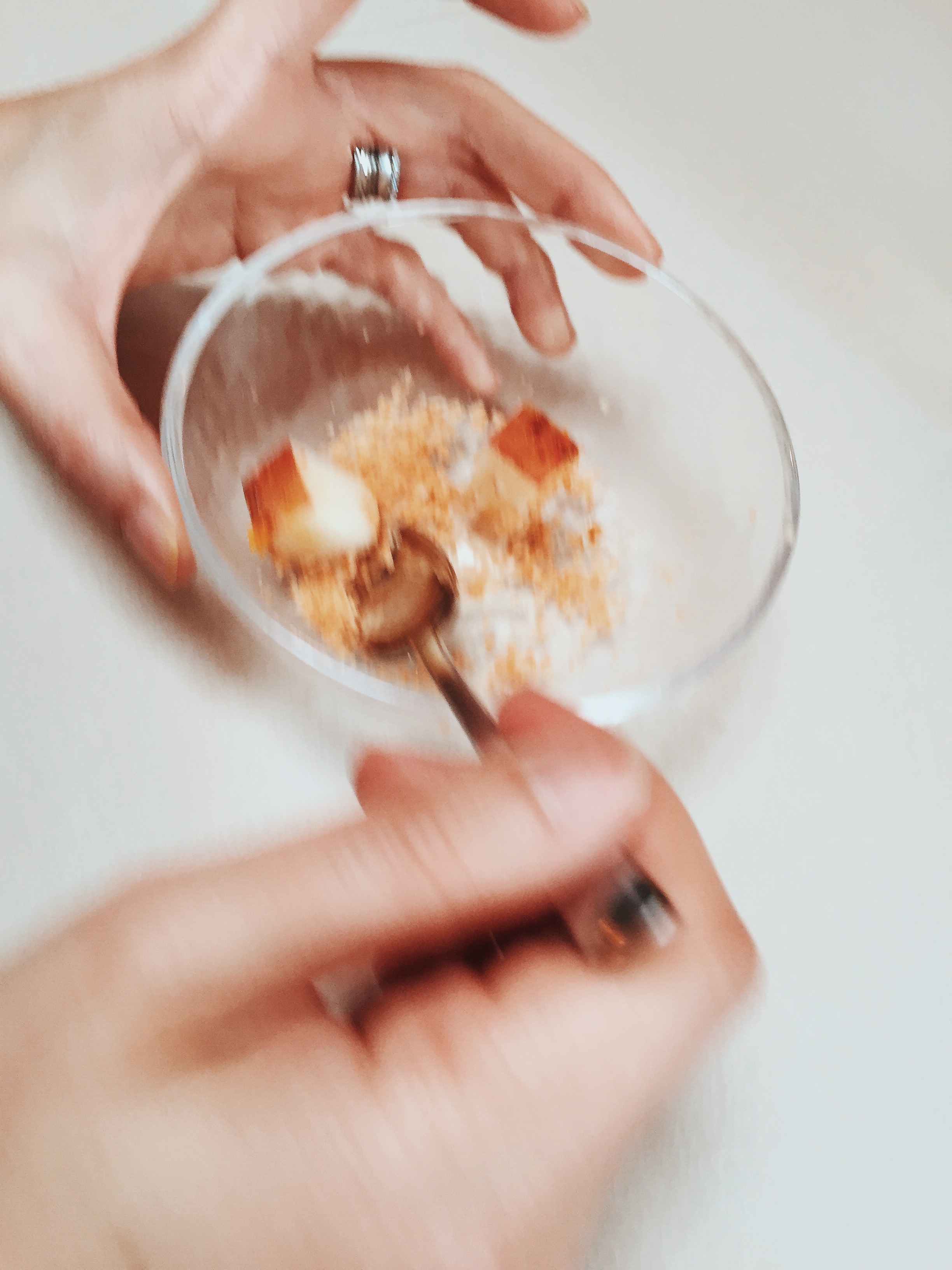 apple with shaved macadamia 