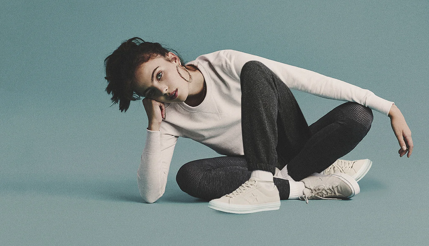 Converse_ladieslegs.jpg