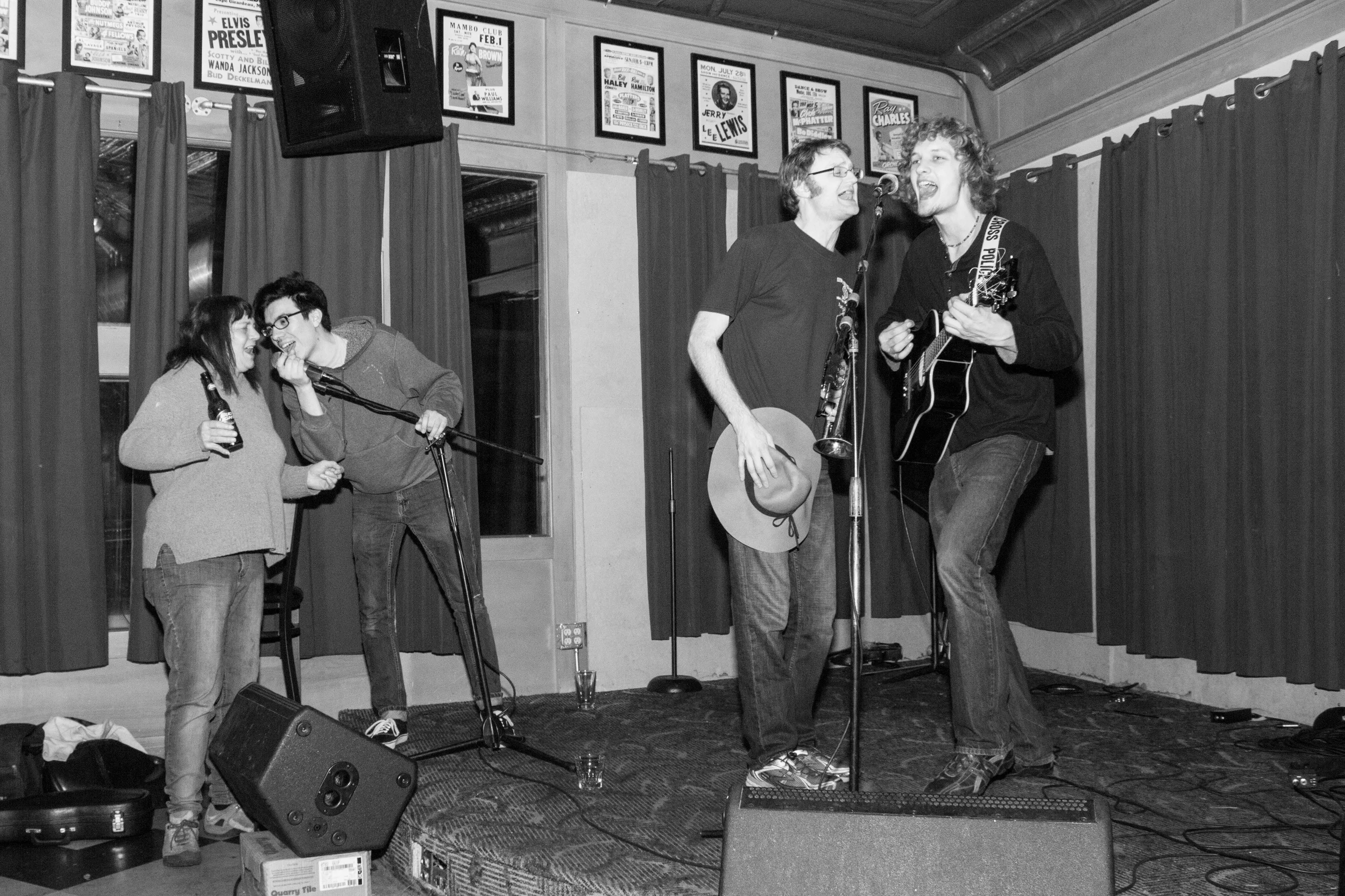 FourBarsOfOpenMic_Squarespace-14.jpg