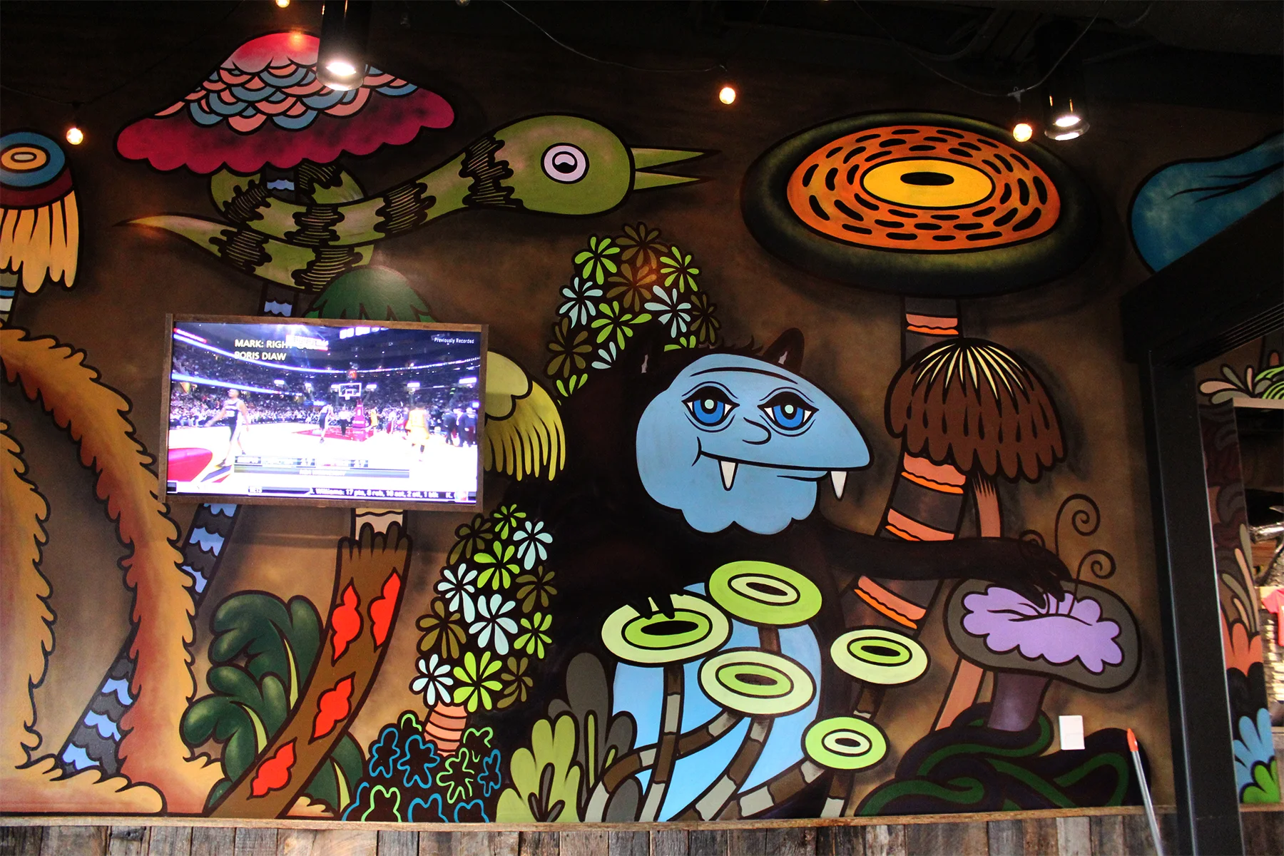 mellowmushroom_newalbanyB4.jpg
