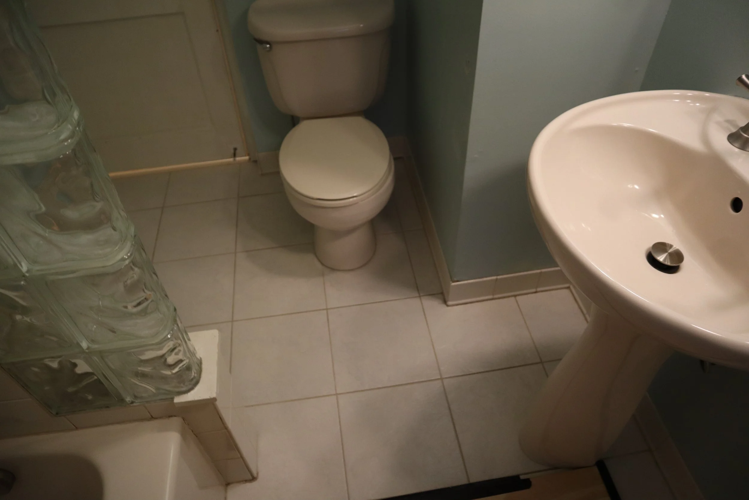 Before-1980's Style Pedestal